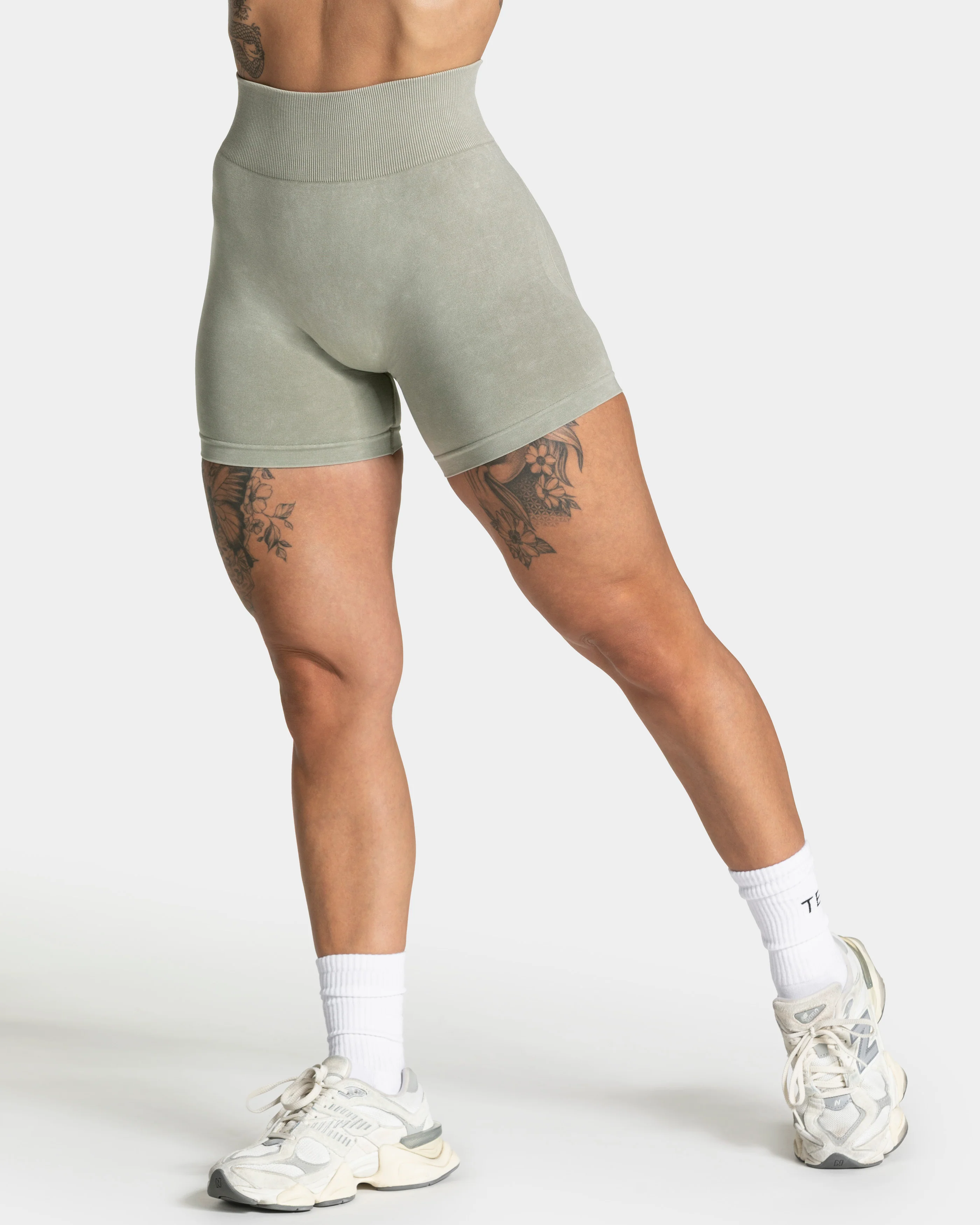 Acid Covert Scrunch Shorts "Salbei" - Image 2