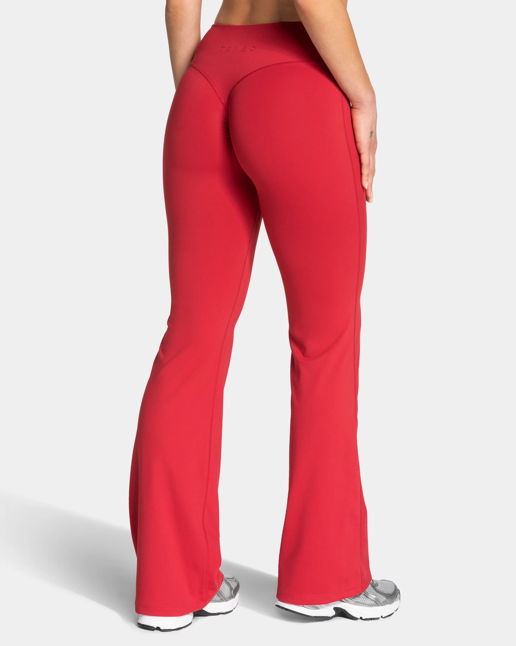 Allrounder Sculpt Scrunch Flared Leggings Regular "Cherry" - Image 3