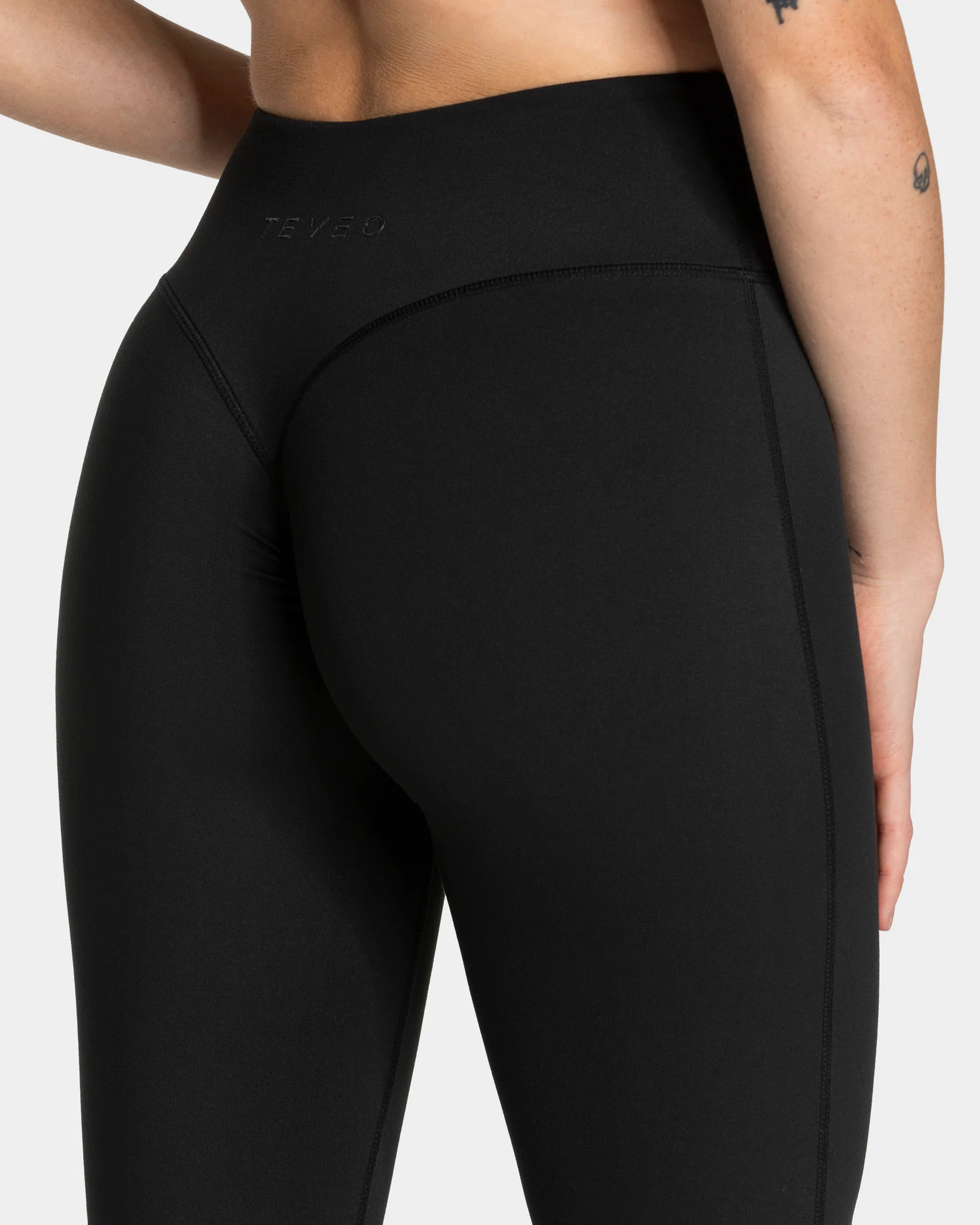 Allrounder Sculpt Scrunch Flared Leggings Tall "Schwarz" - Image 4
