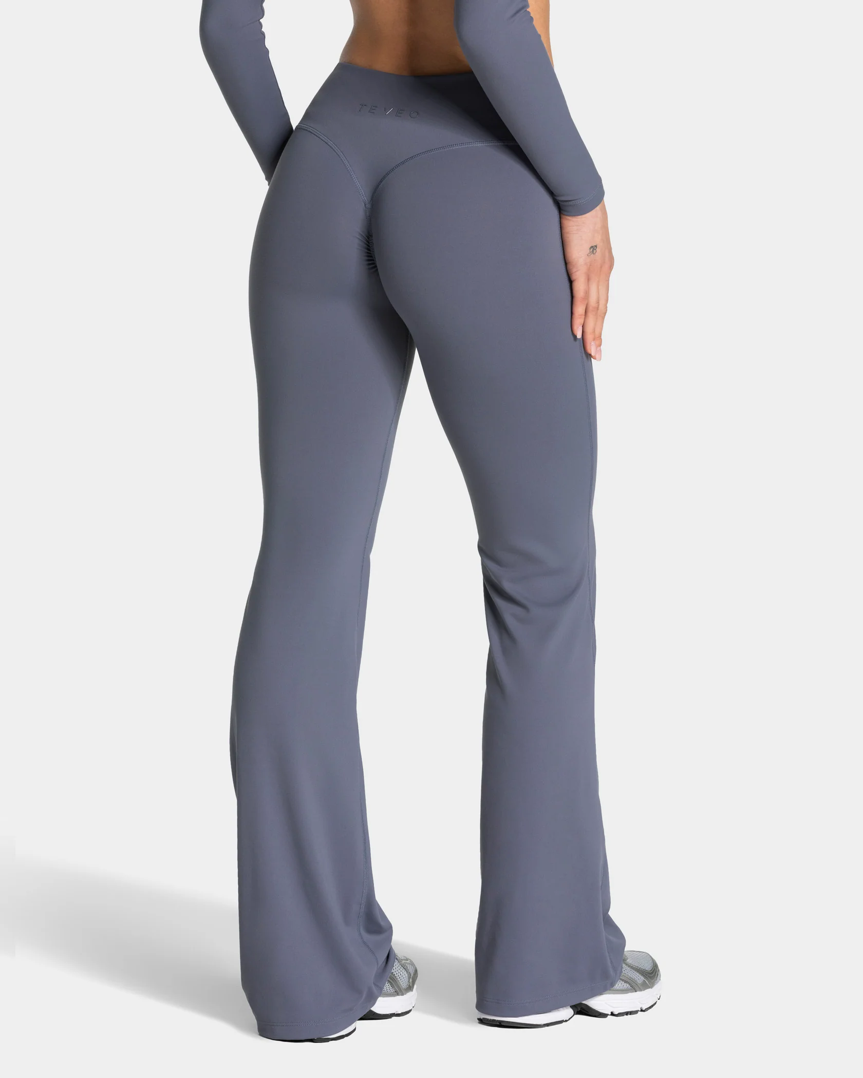 Allrounder Sculpt Scrunch Flared Leggings Regular "Titan" - Image 3