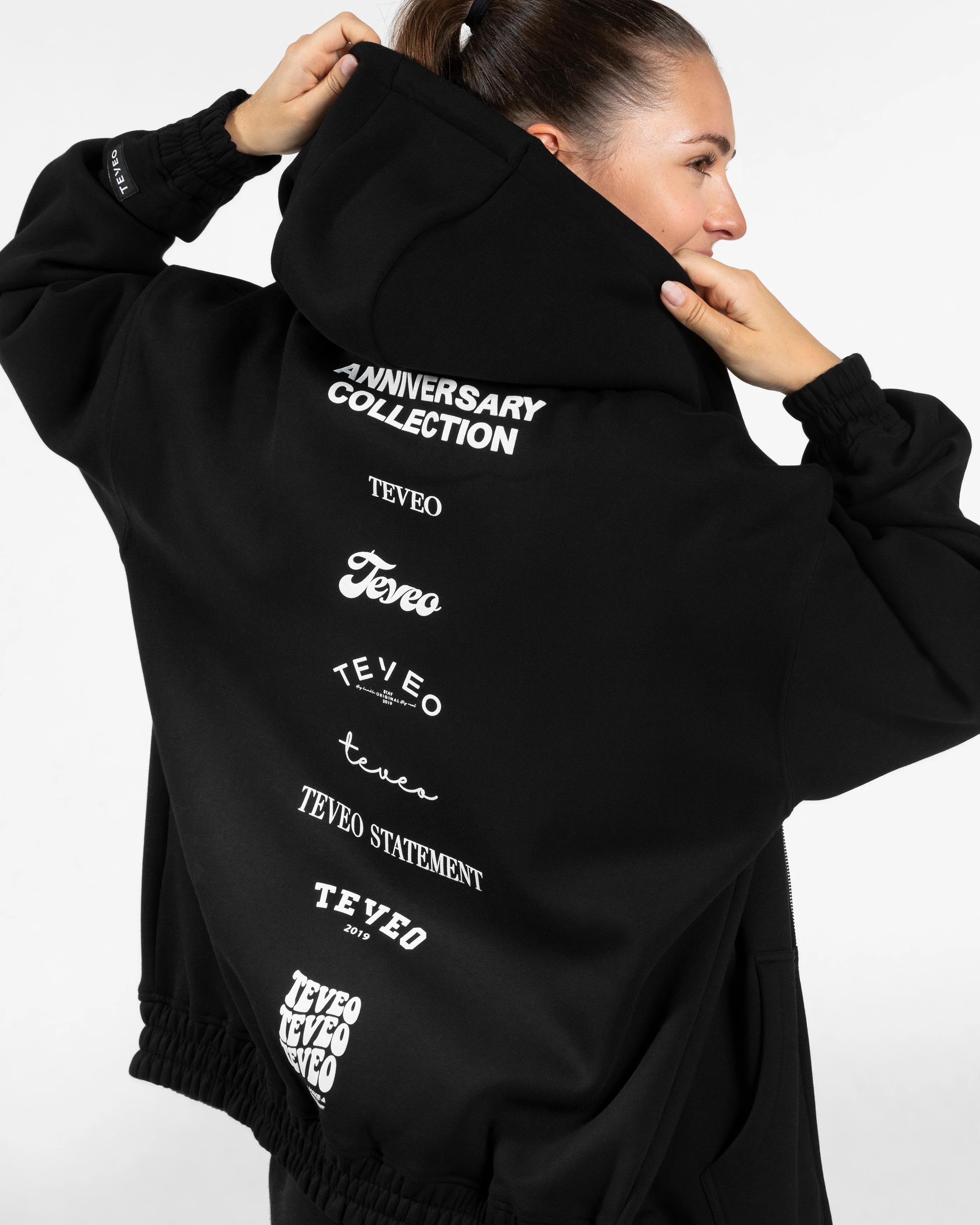 Anniversary Oversized Zip Jacke "Schwarz" - Image 4