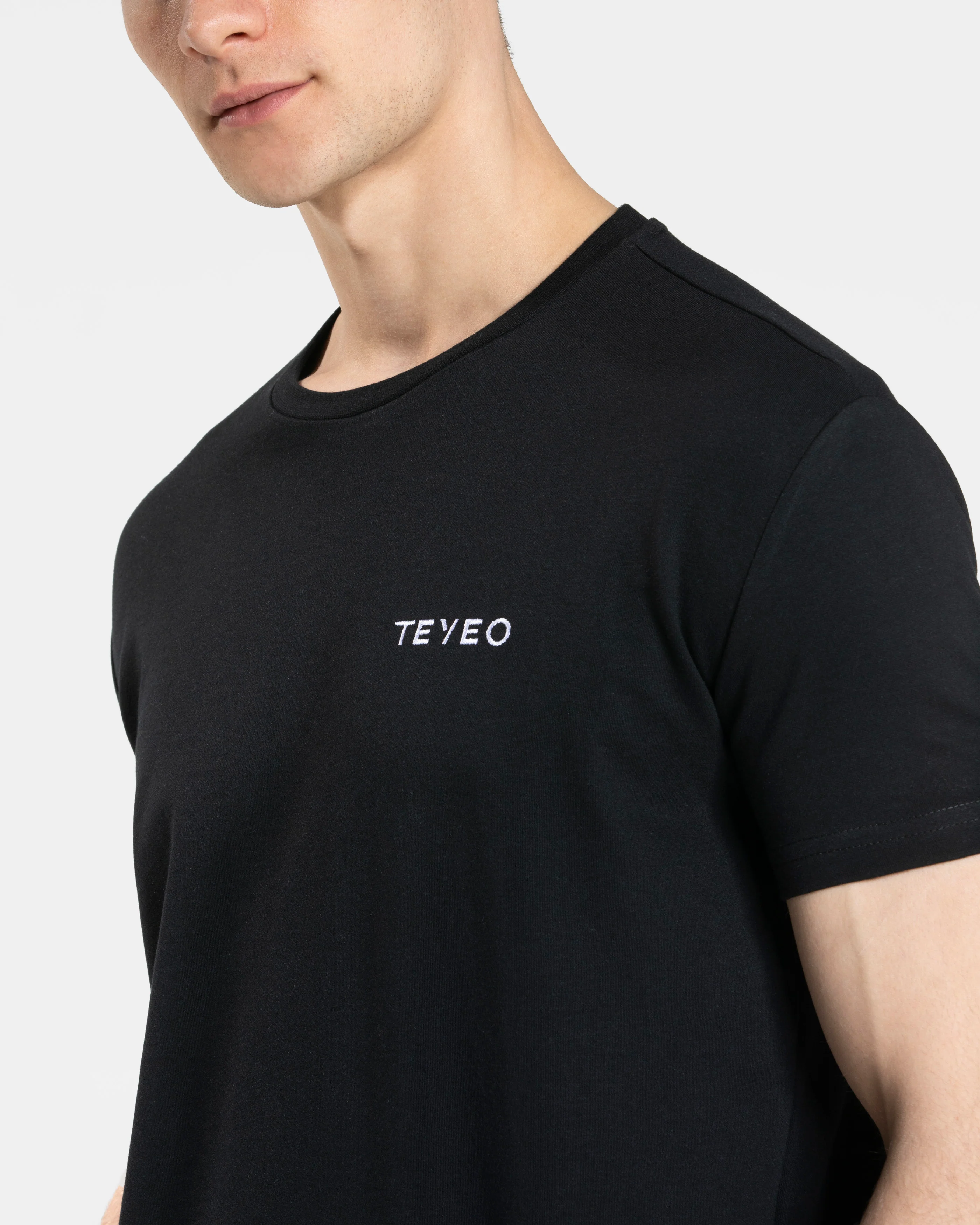 Arrival Fitted T-Shirt "Schwarz" - Image 4