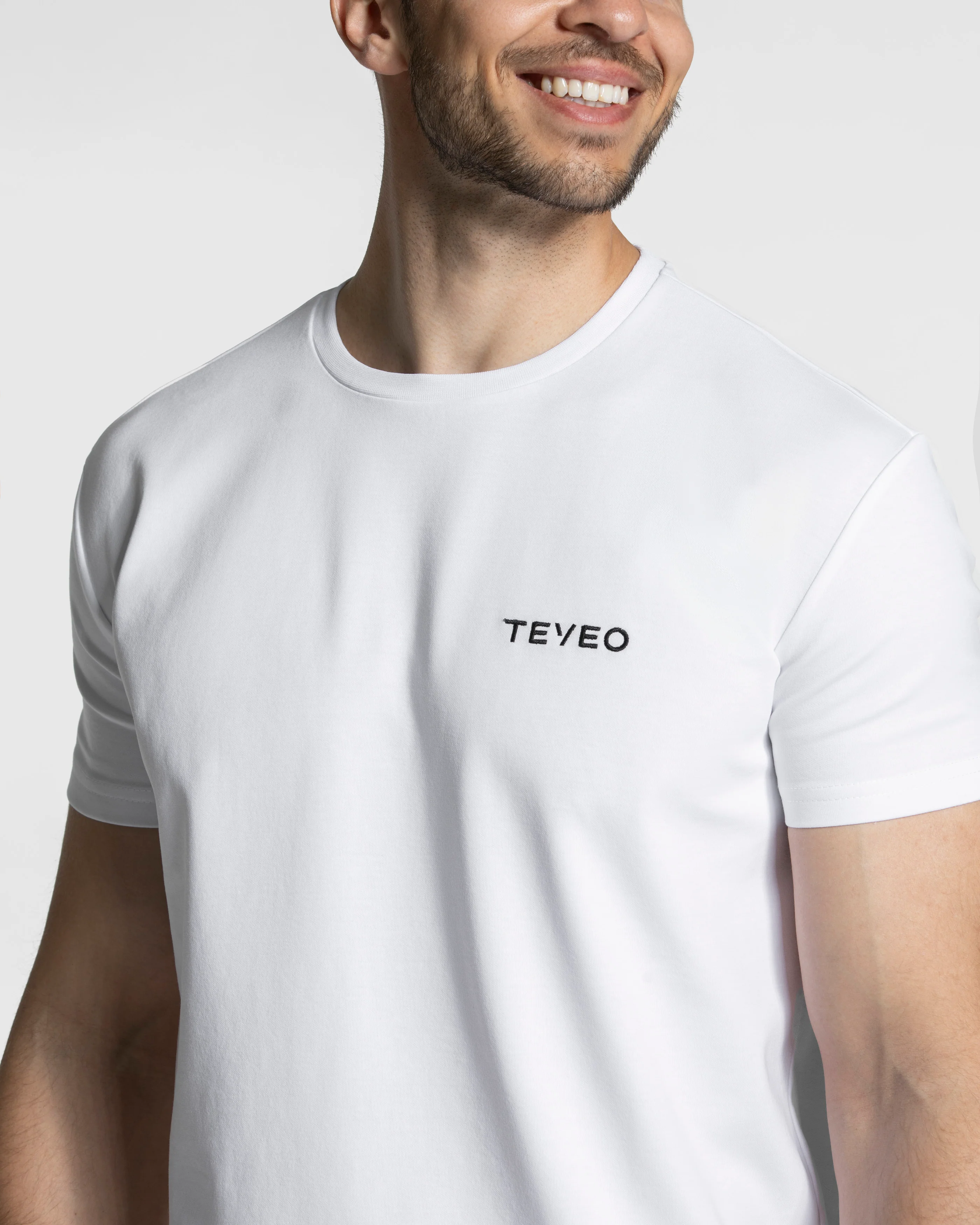 Arrival Fitted T-Shirt "Weiß" - Image 4