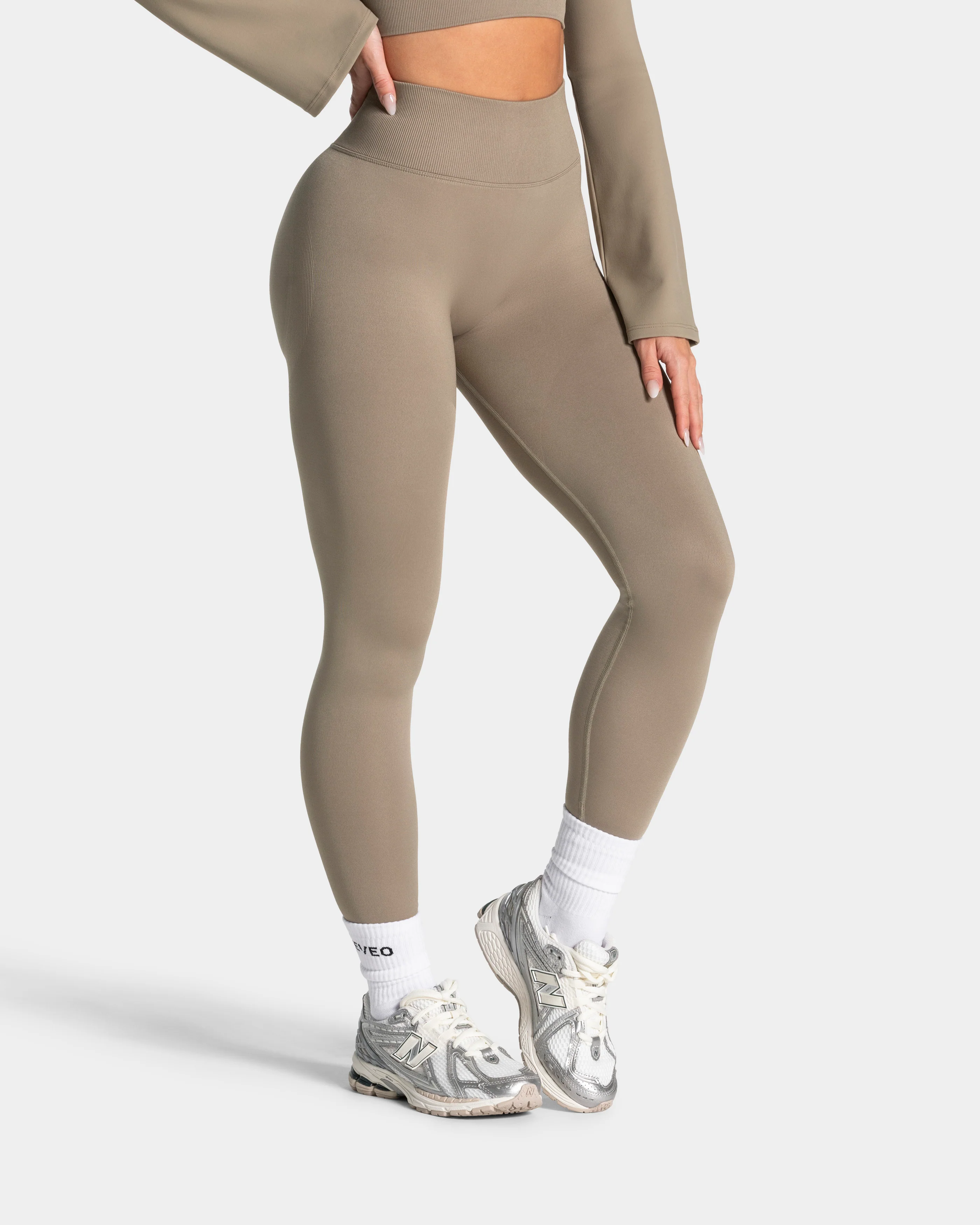Charming Pro Lifted Scrunch Leggings "Khaki" - Image 2