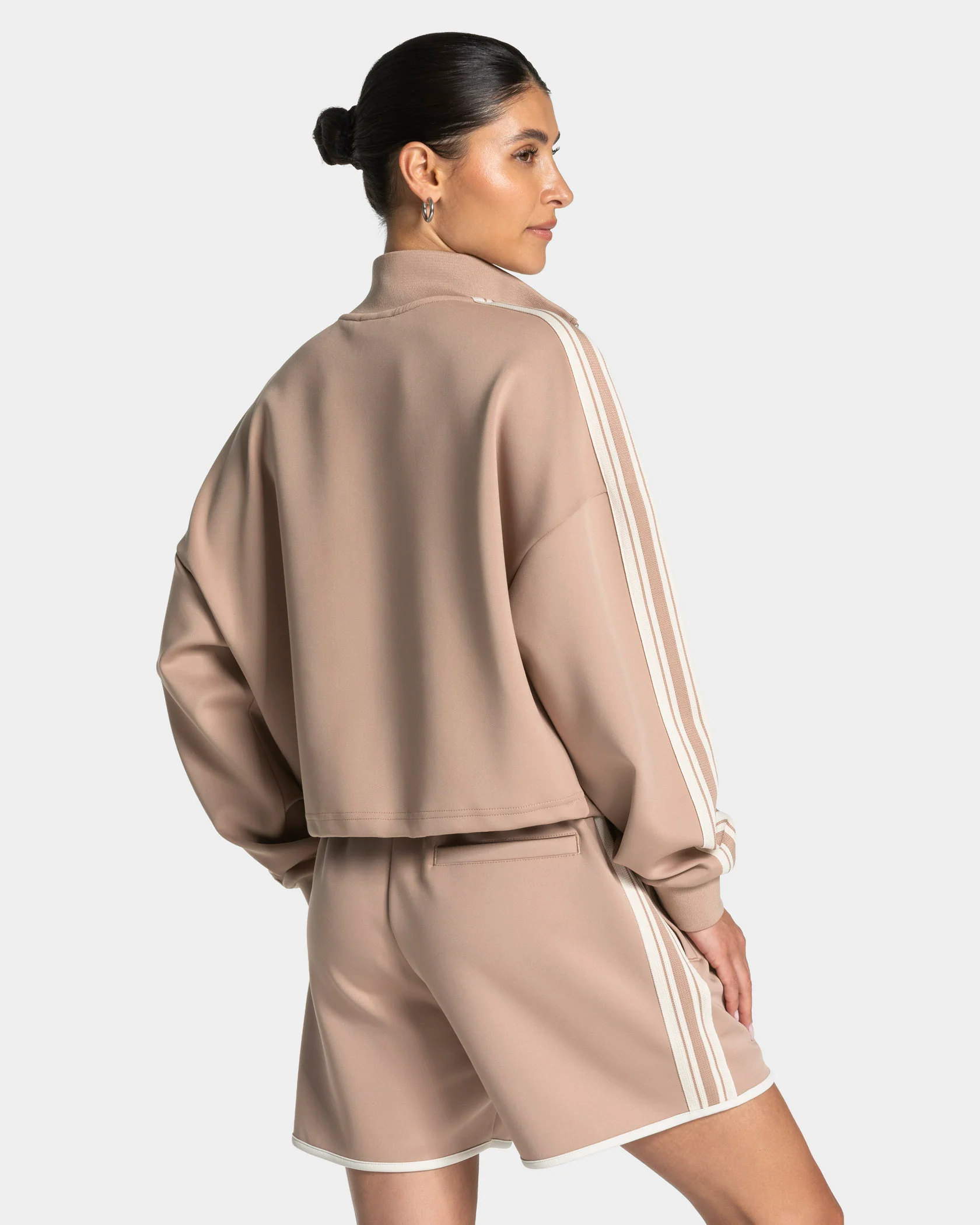Club Cropped Zip Jacke "Beige" - Image 2