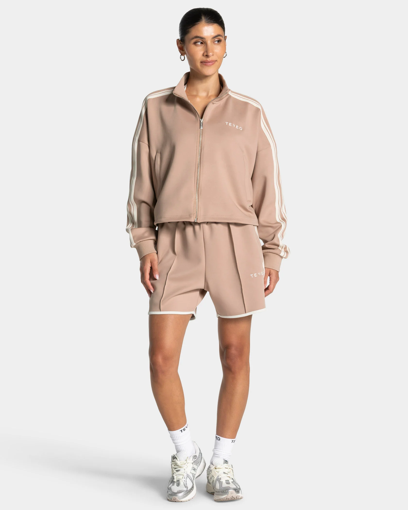 Club Cropped Zip Jacke "Beige" - Image 3