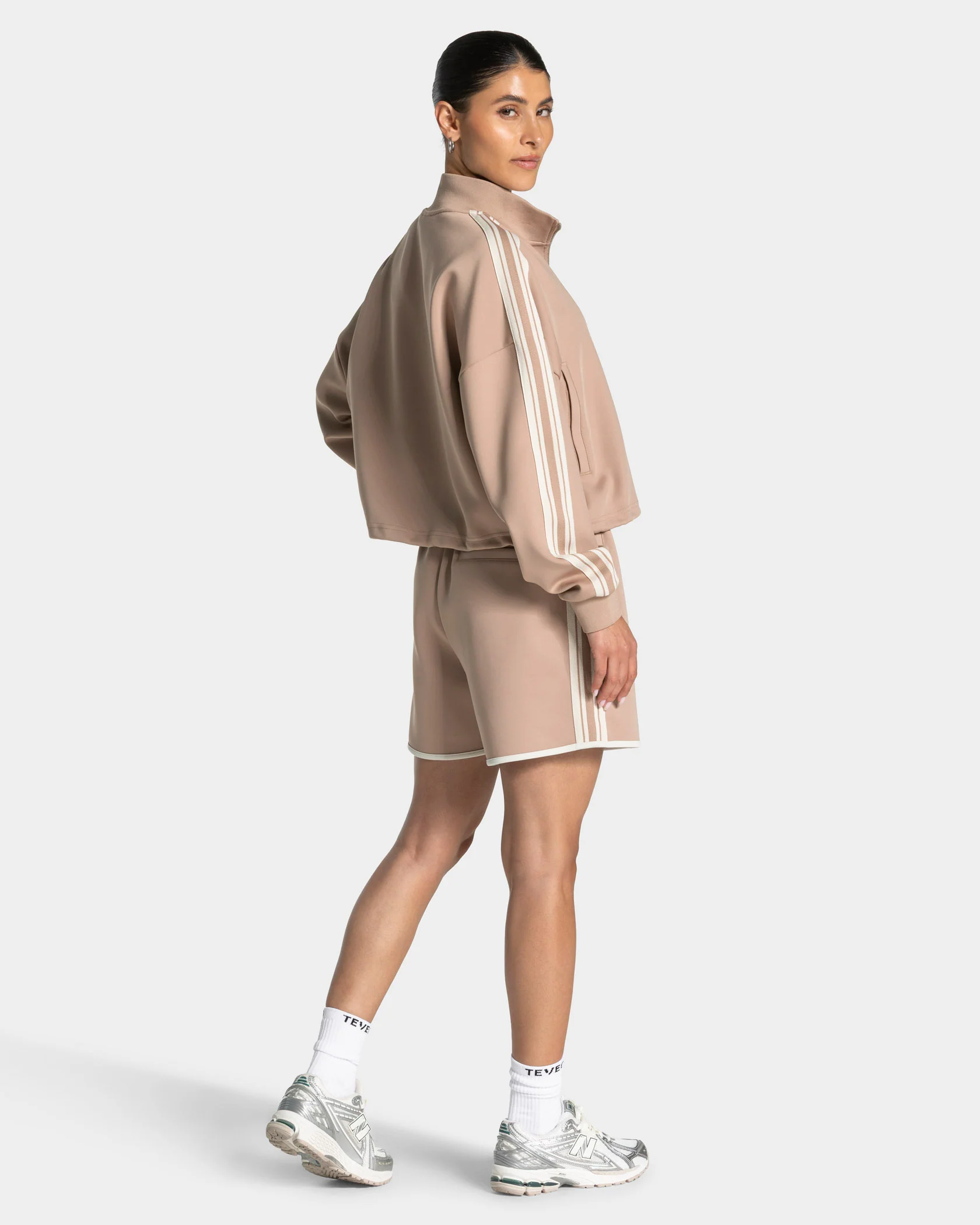 Club Cropped Zip Jacke "Beige" - Image 5