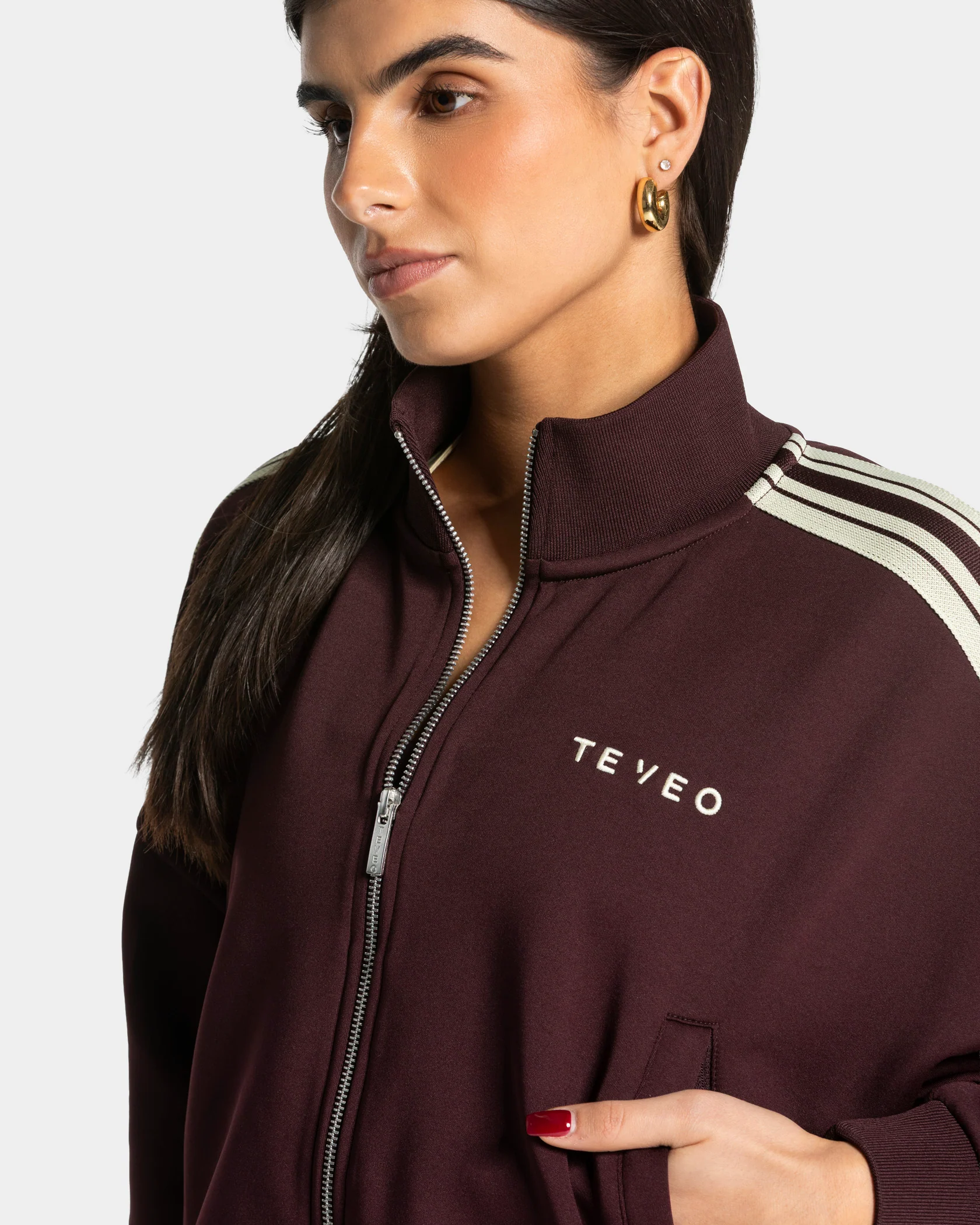 Club Cropped Zip Jacke "Merlot" - Image 4