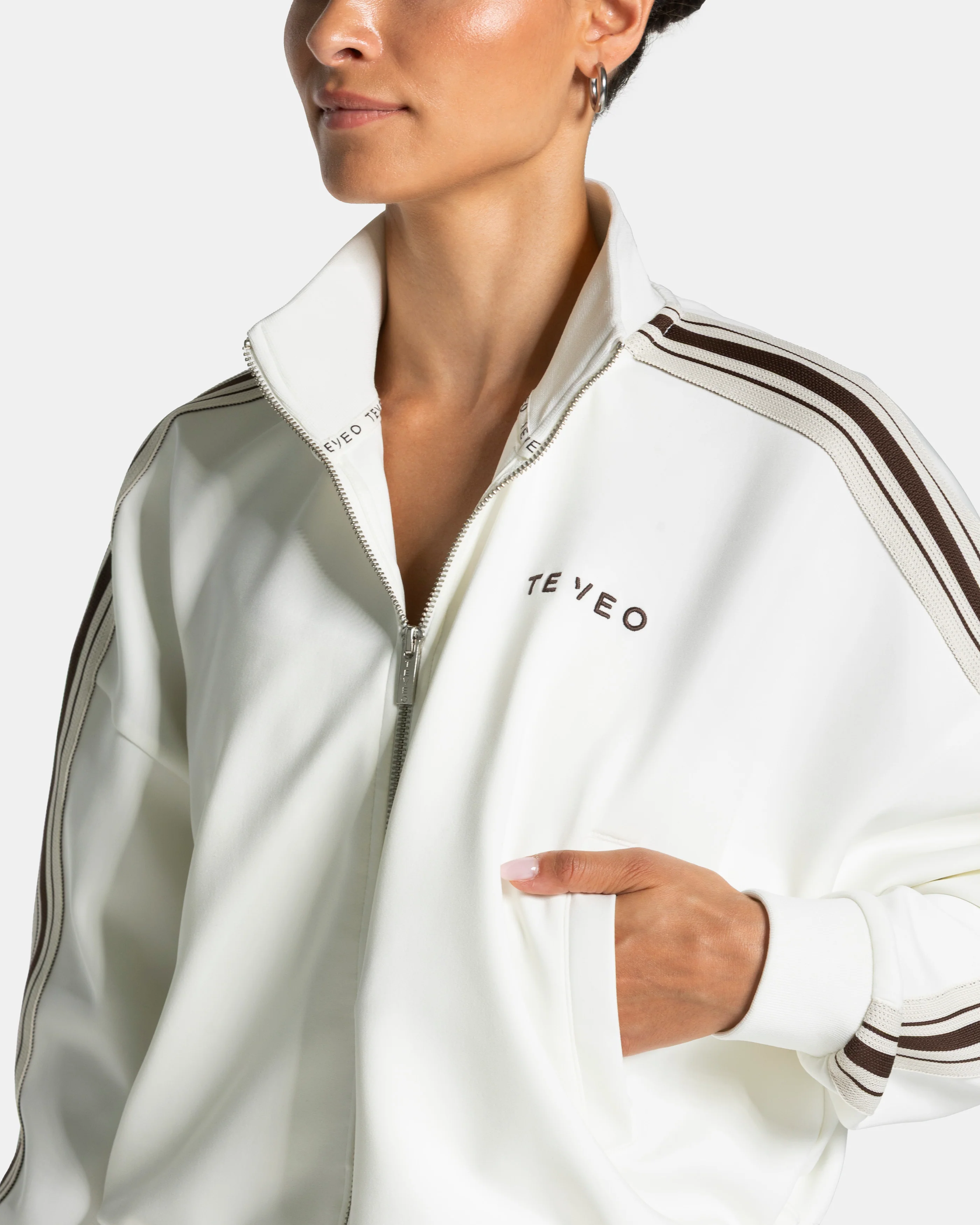 Club Cropped Zip Jacke "Off White" - Image 4