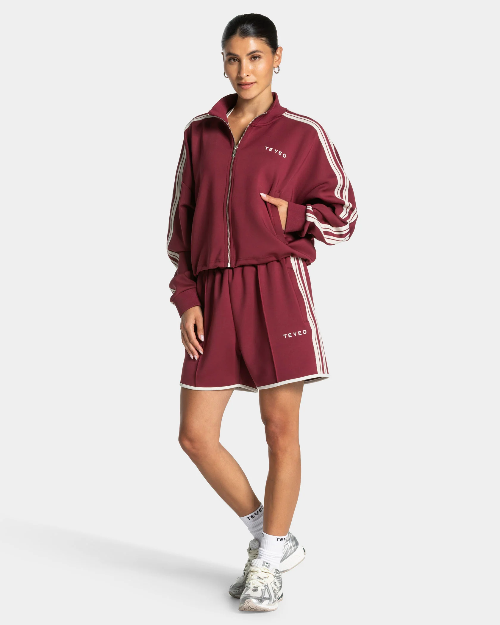 Club Cropped Zip Jacke "Weinrot" - Image 3