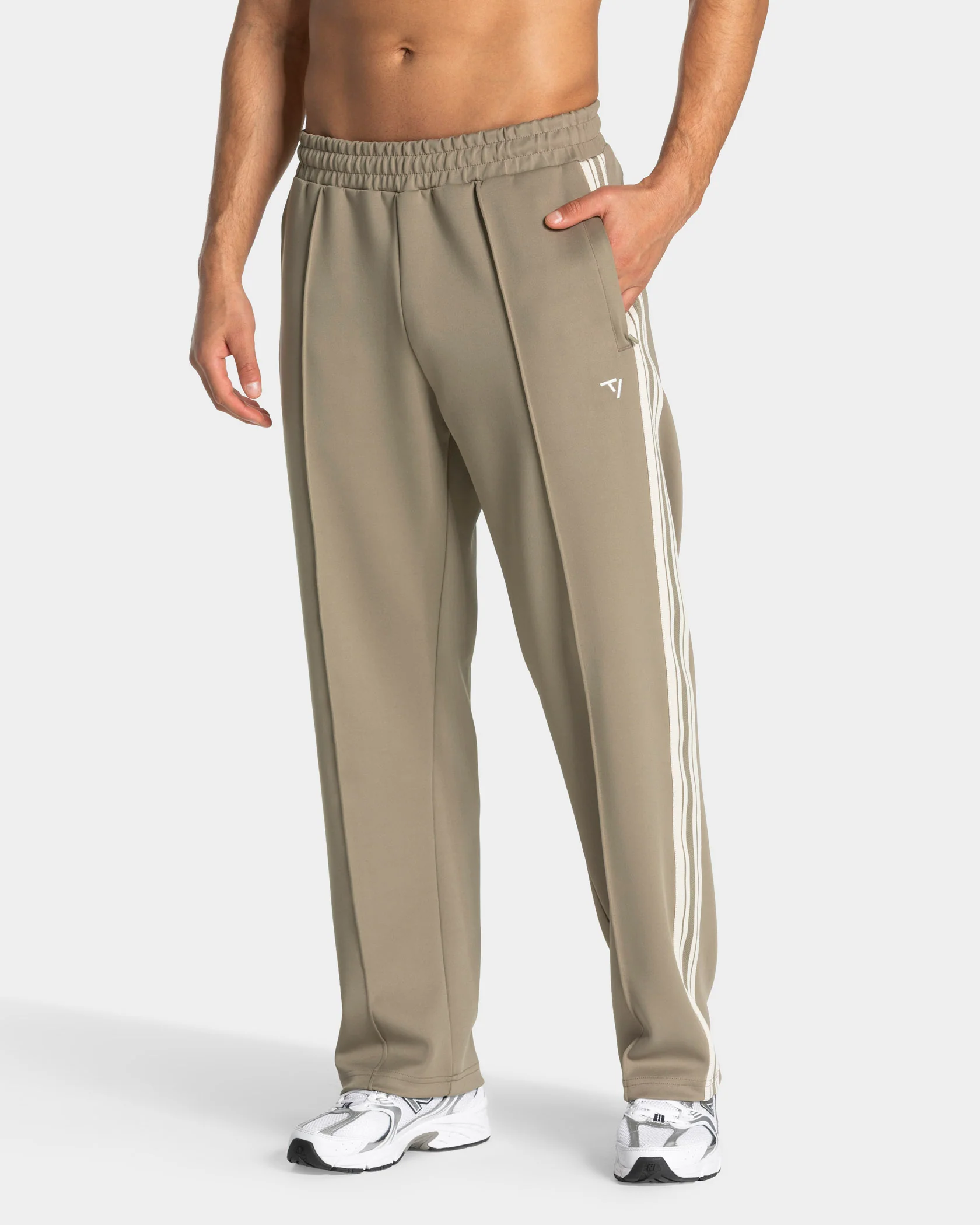 Club Straight Leg Jogger "Khaki"