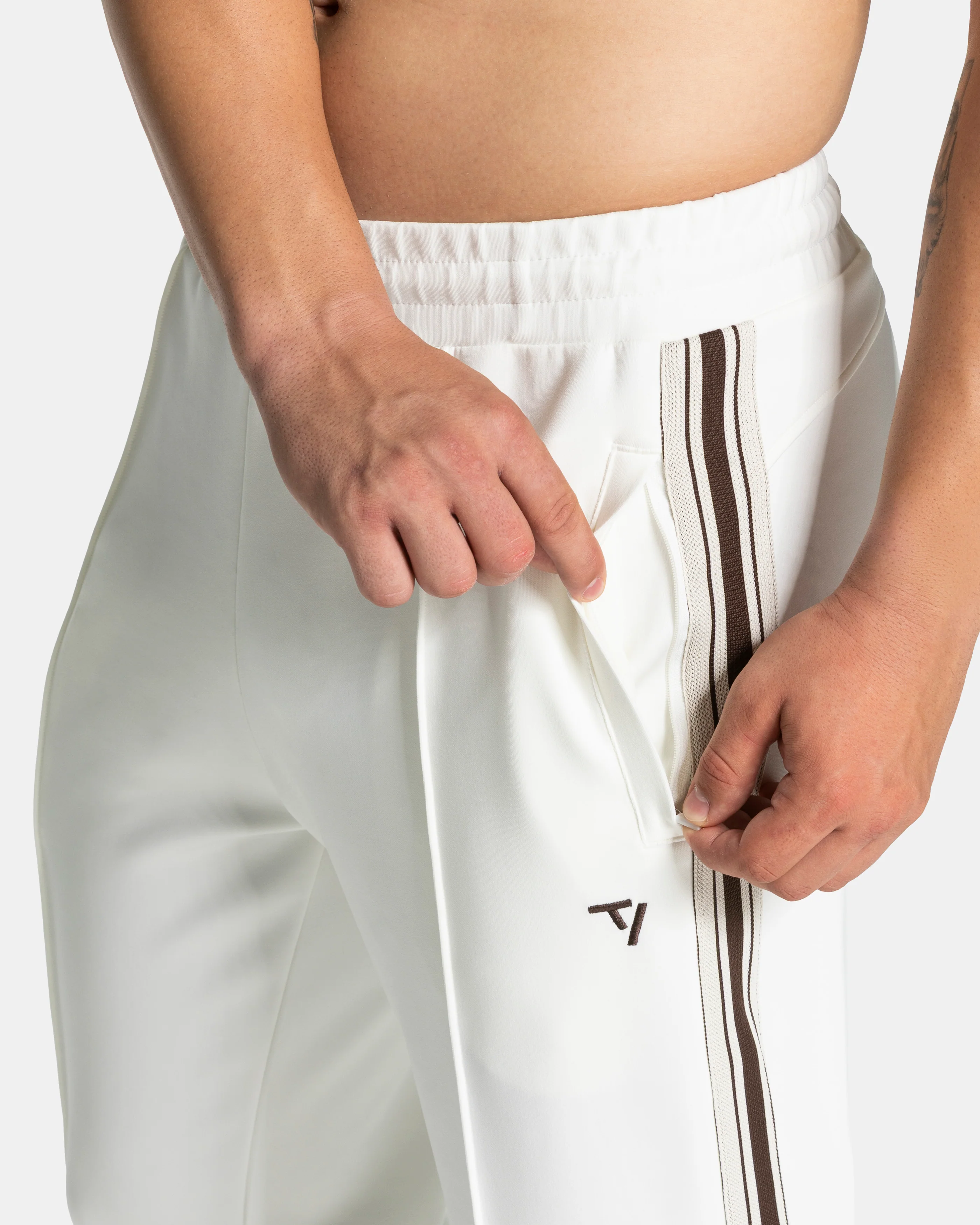 Club Straight Leg Jogger "Off White" - Image 4