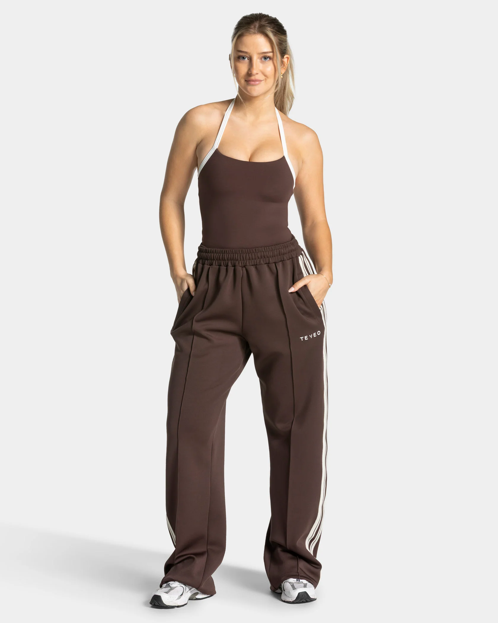 Club Straight Leg Jogger "Espresso" - Image 3