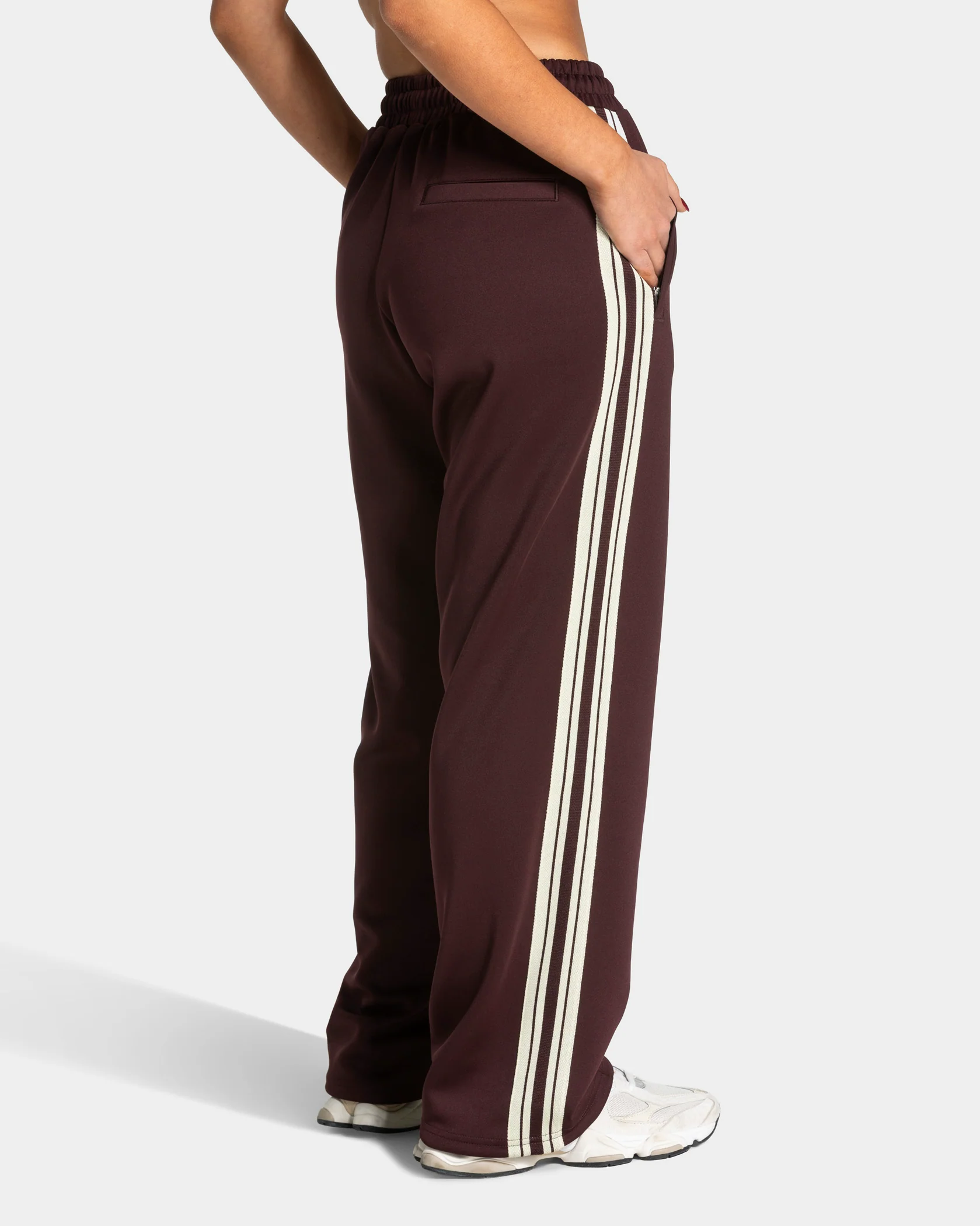 Club Straight Leg Jogger "Merlot" - Image 2