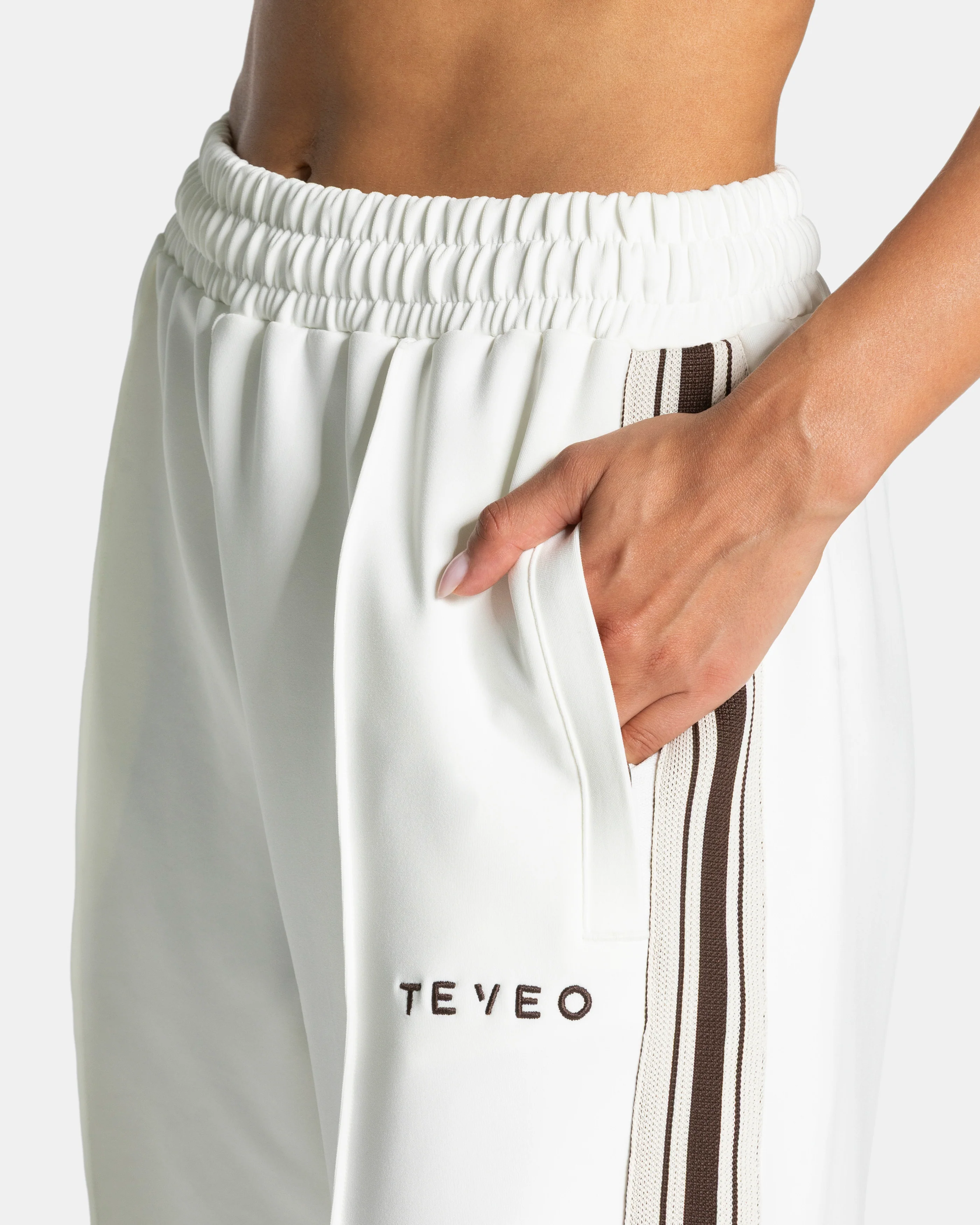 Club Straight Leg Jogger Women "Off White" - Image 4