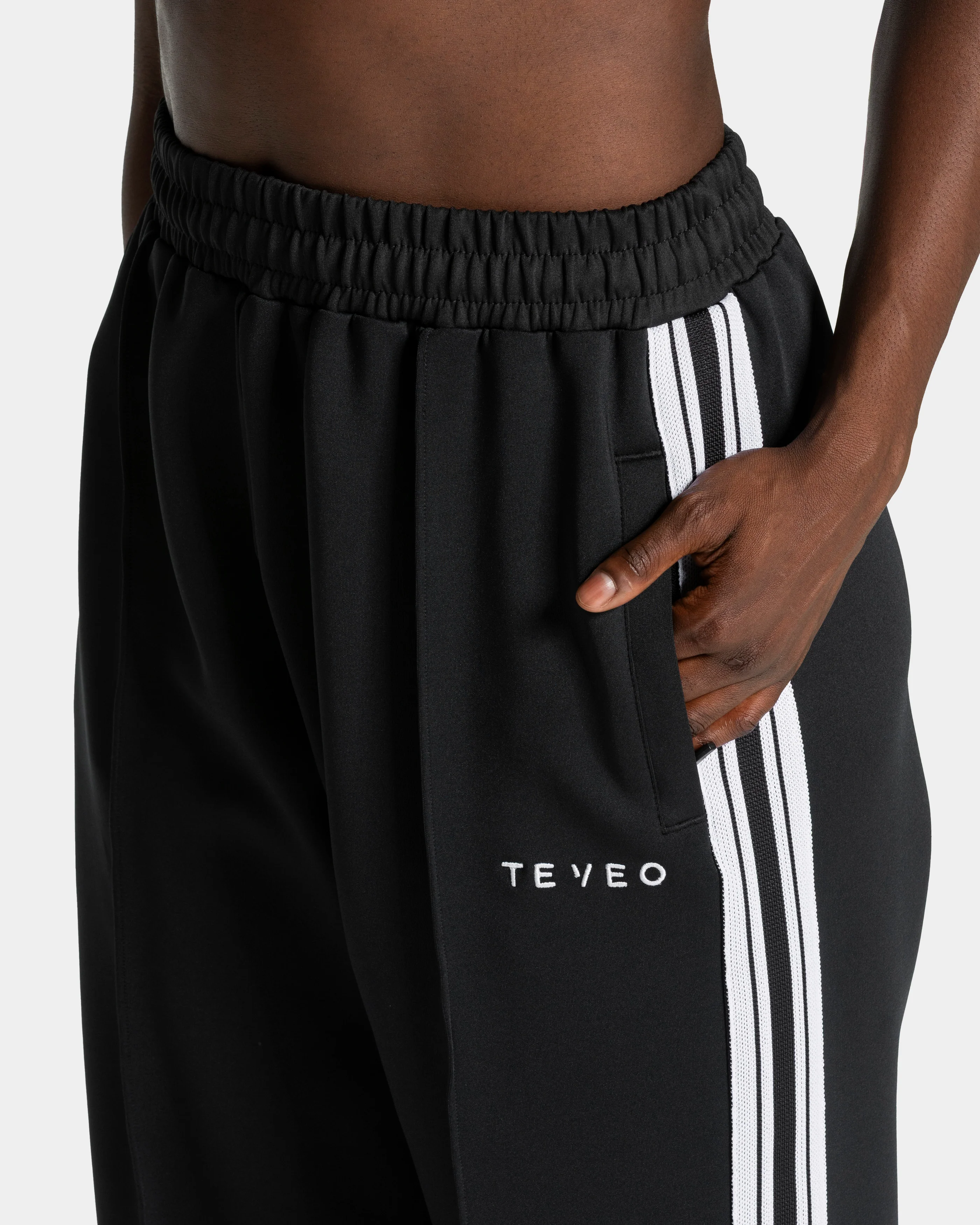 Club Straight Leg Jogger "Schwarz" - Image 4