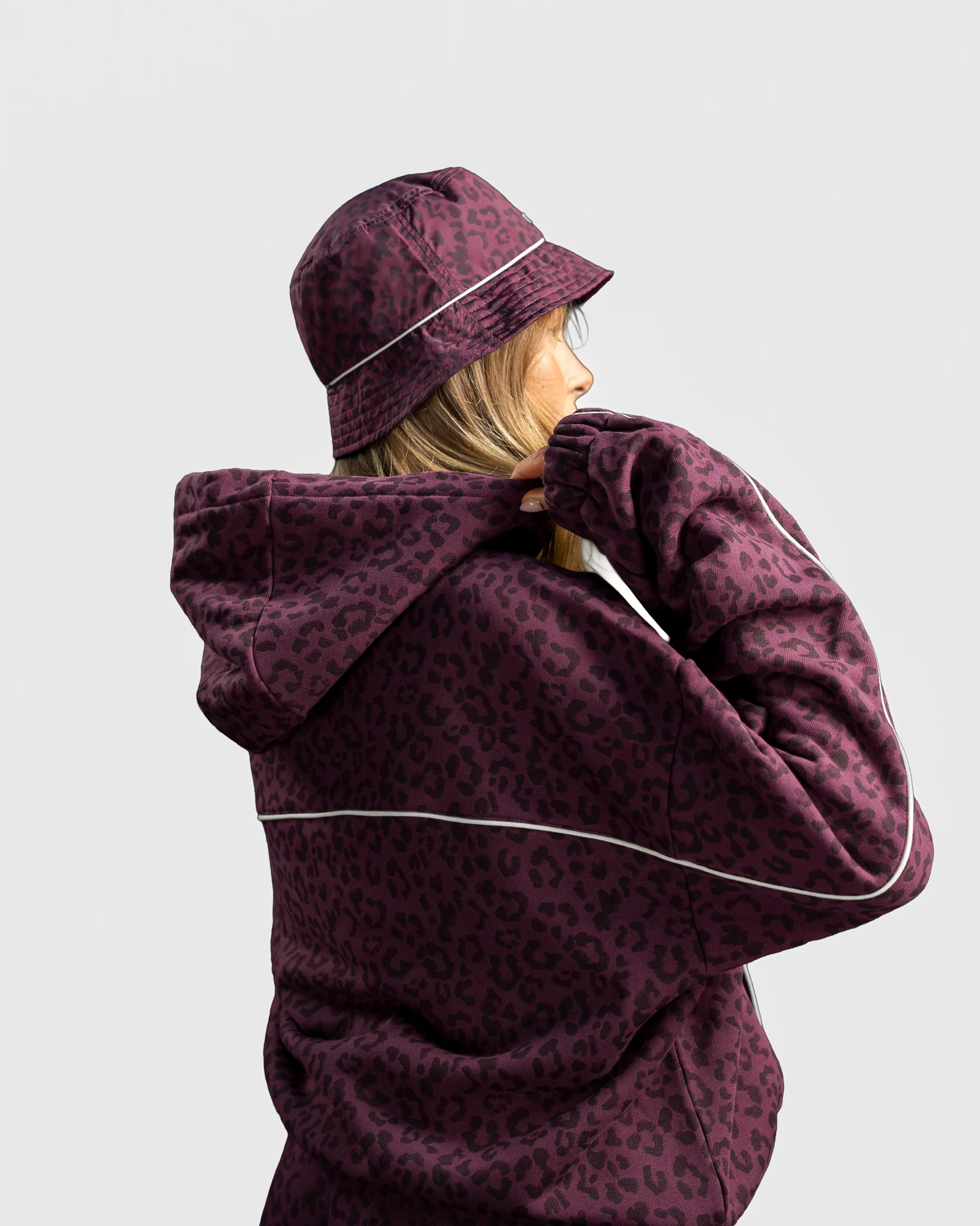 Contrastline Bucket Hat "Leo Merlot" - Image 2