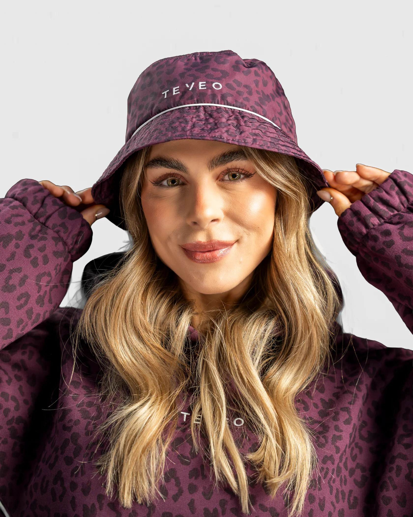 Contrastline Bucket Hat "Leo Merlot" - Image 3