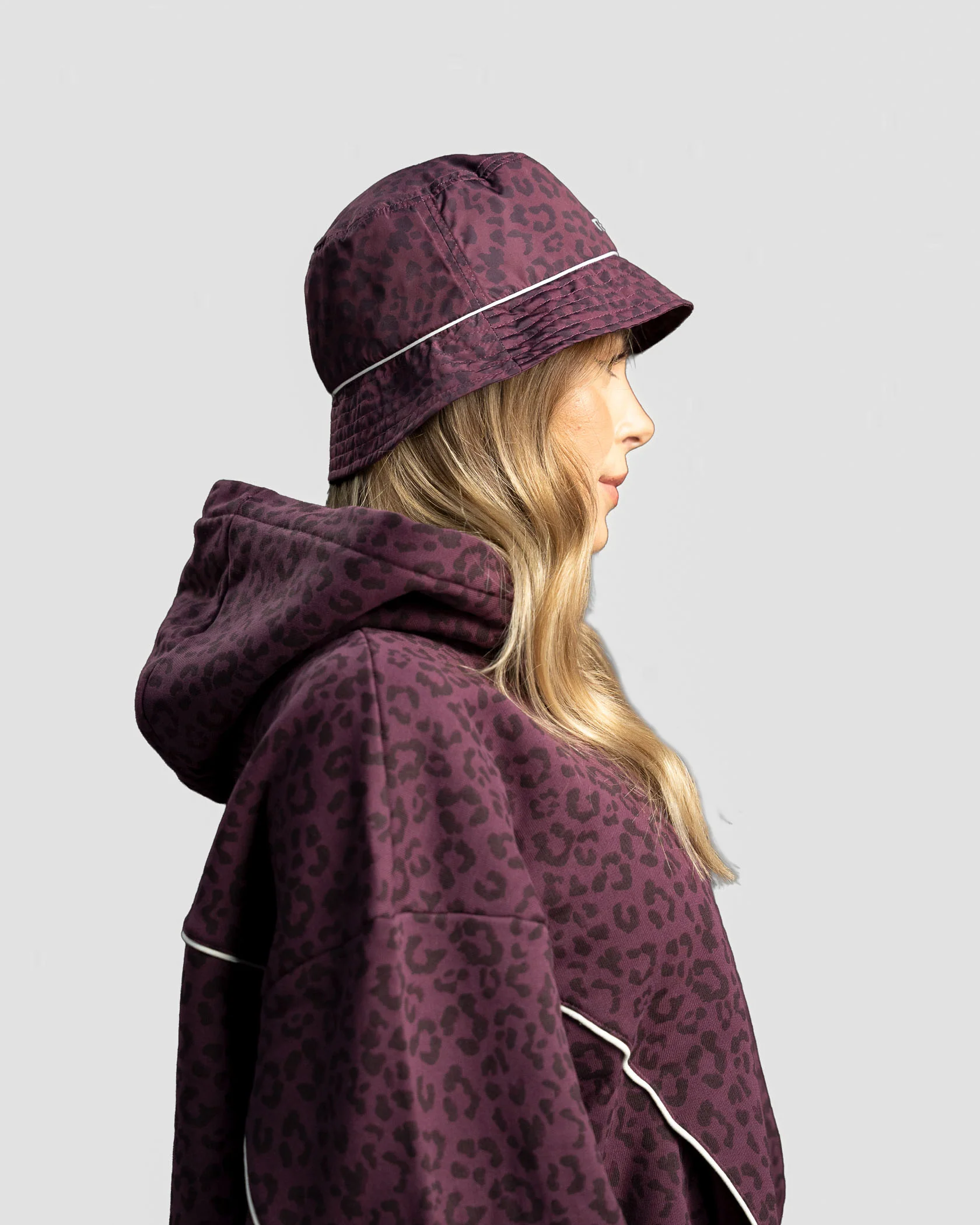 Contrastline Bucket Hat "Leo Merlot" - Image 4