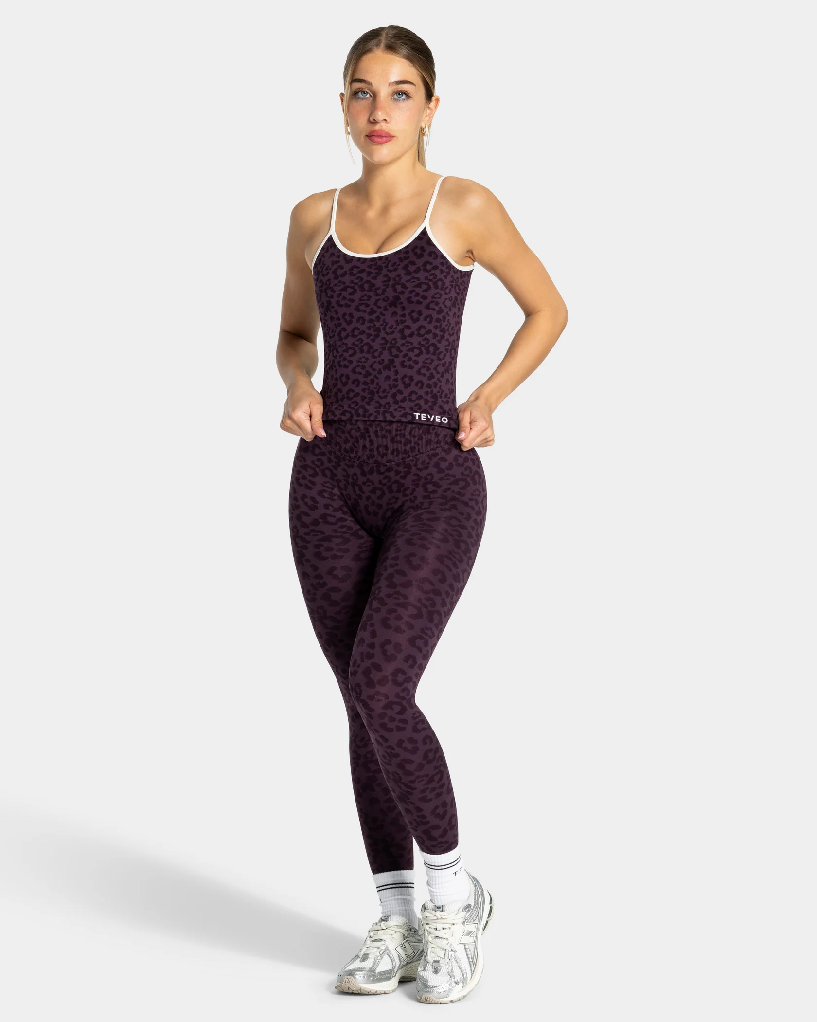 Contrastline Cami Top "Leo Blackberry" - Image 3
