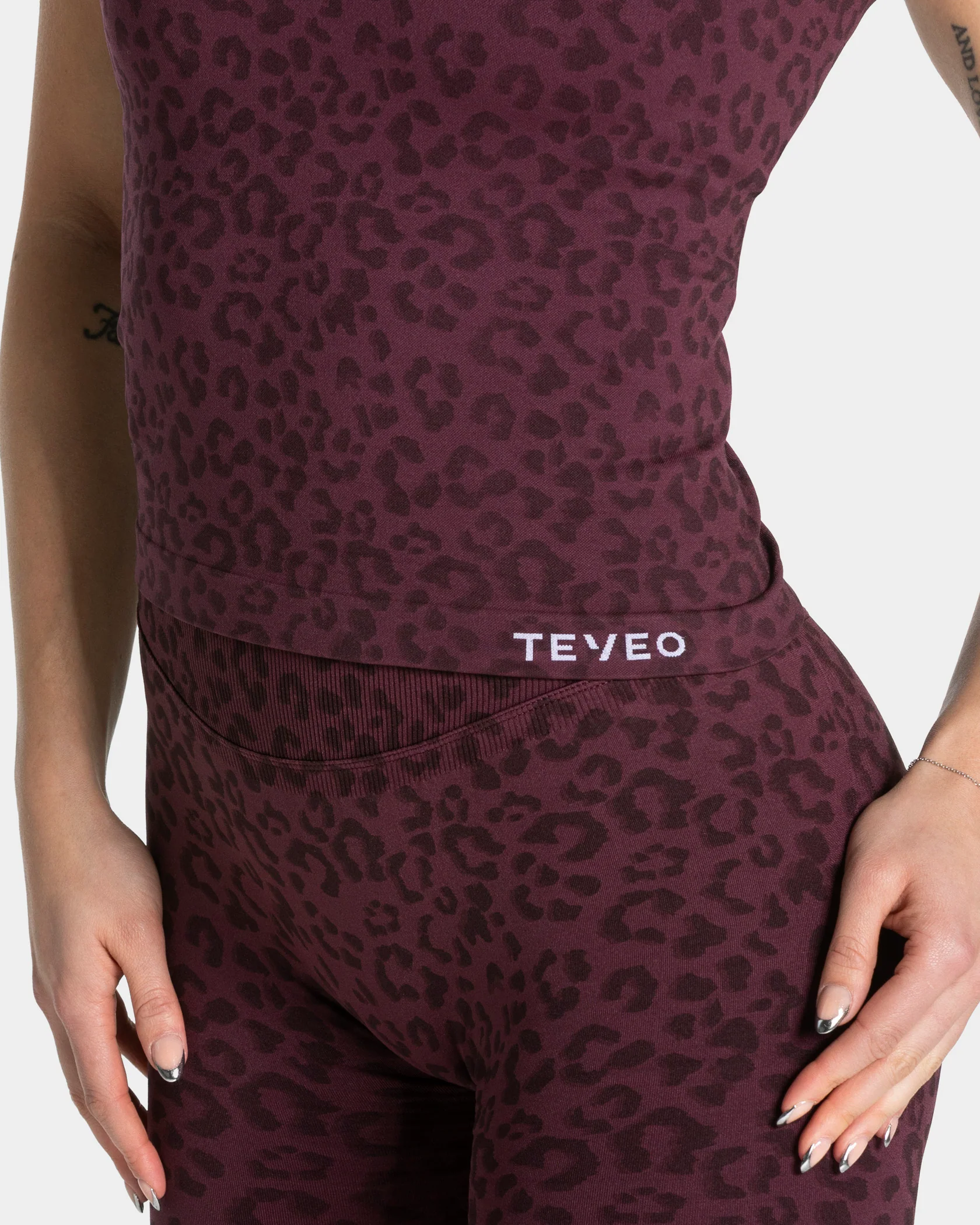 Contrastline Cami Top "Leo Merlot" - Image 4