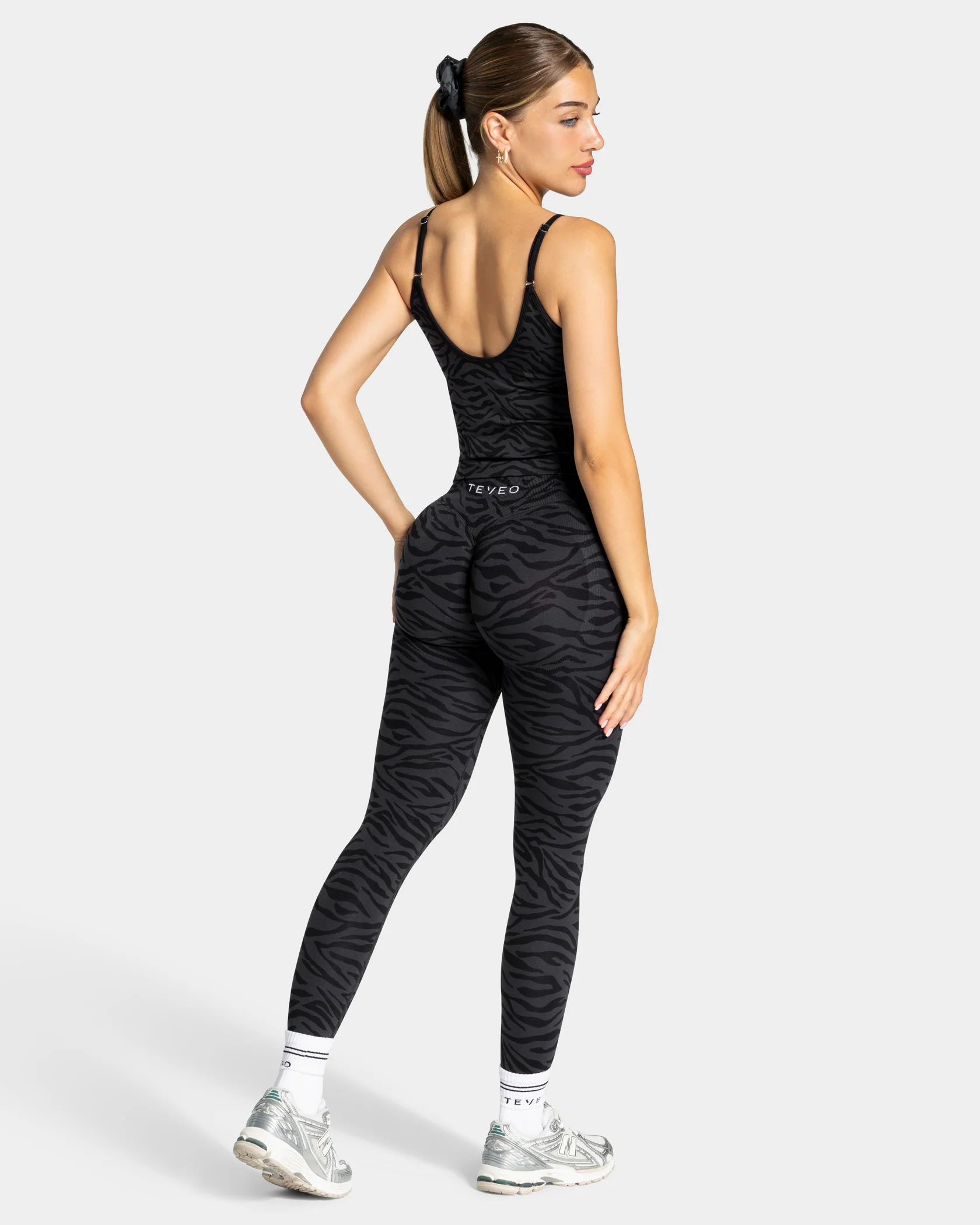 Contrastline Cami Top "Zebra Schwarz" - Image 5