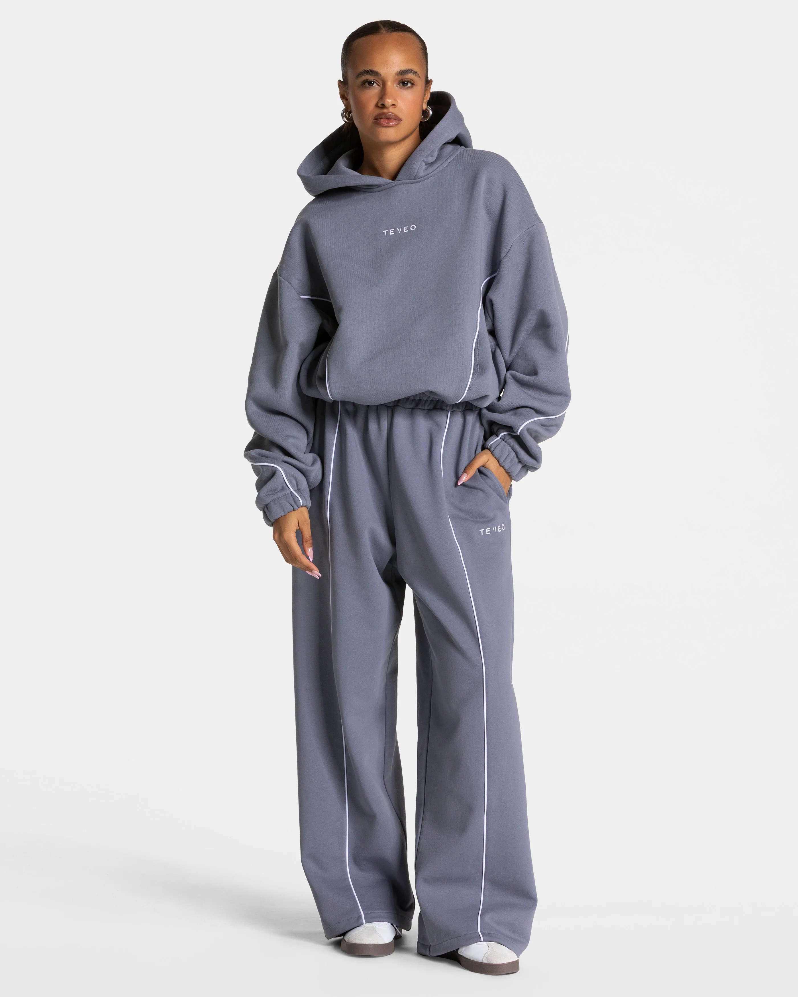 Contrastline Hooded Sweater "Eisgrau" - Image 3