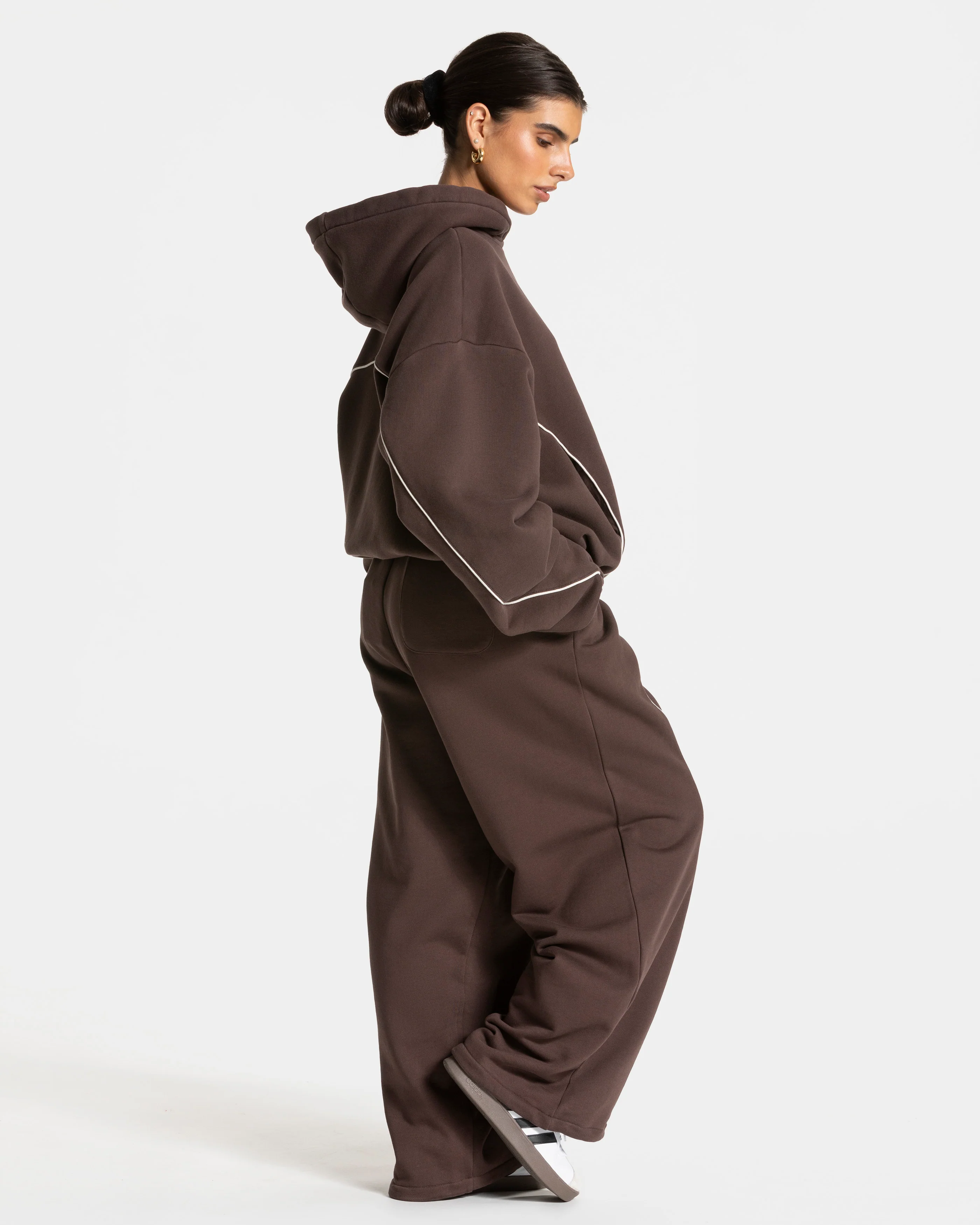 Contrastline Hooded Sweater "Espresso" - Image 3