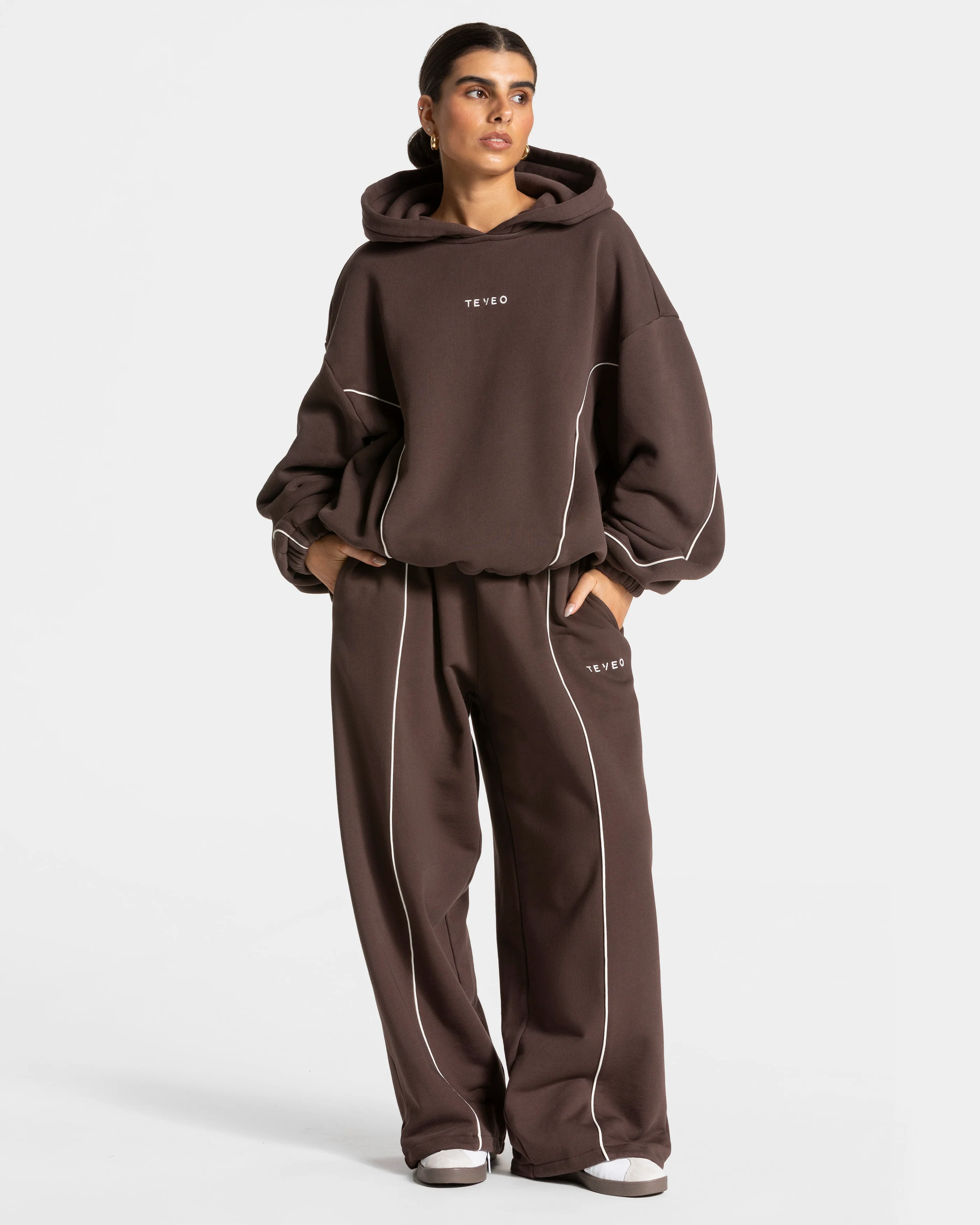 Contrastline Hooded Sweater "Espresso" - Image 5