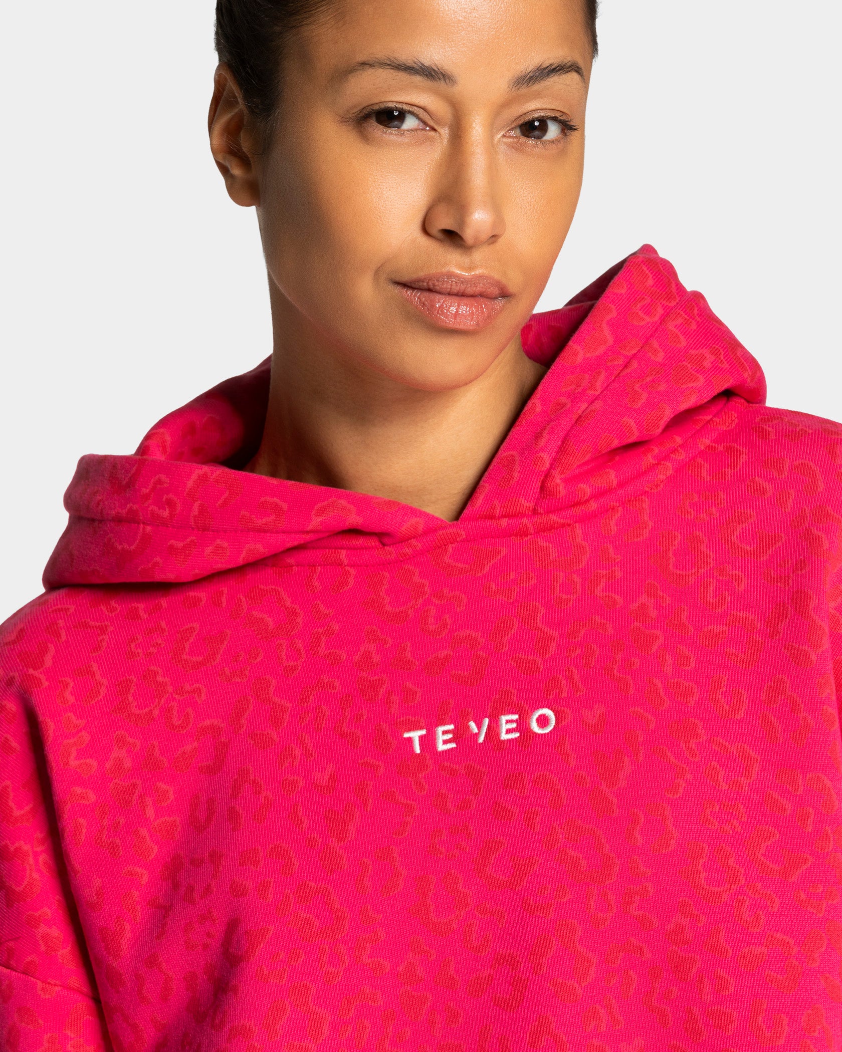 Contrastline Hooded Sweater "Leo Berry" - Image 4
