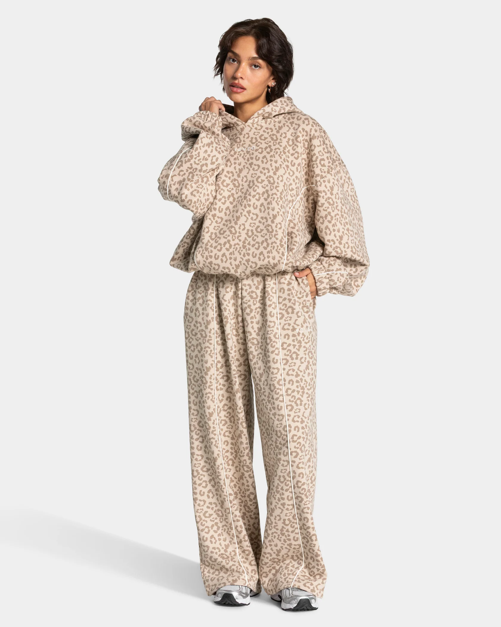 Contrastline Hooded Sweater "Leo Cream" - Image 3