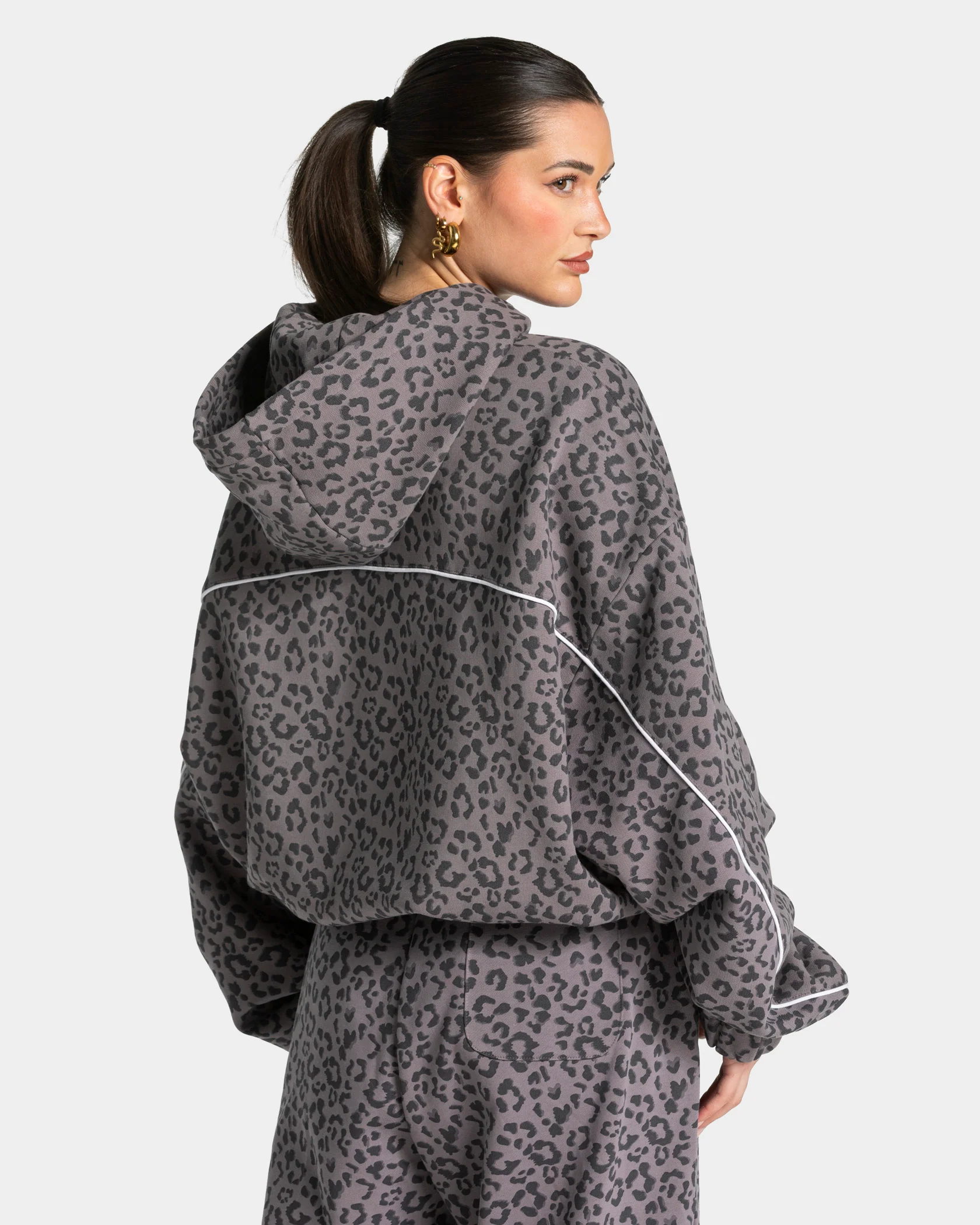 Contrastline Hooded Sweater "Leo Graphit" - Image 2