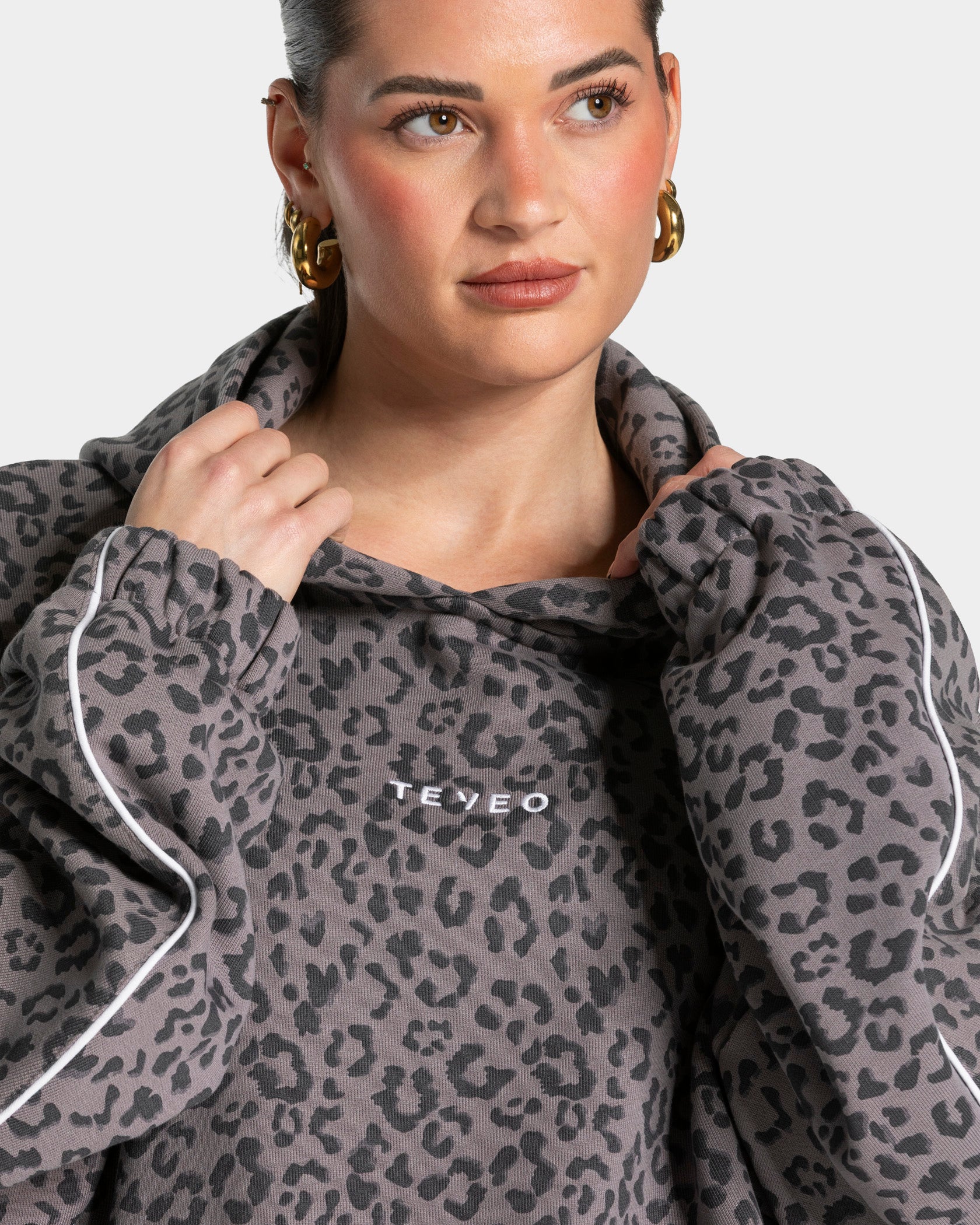 Contrastline Hooded Sweater "Leo Graphit" - Image 4