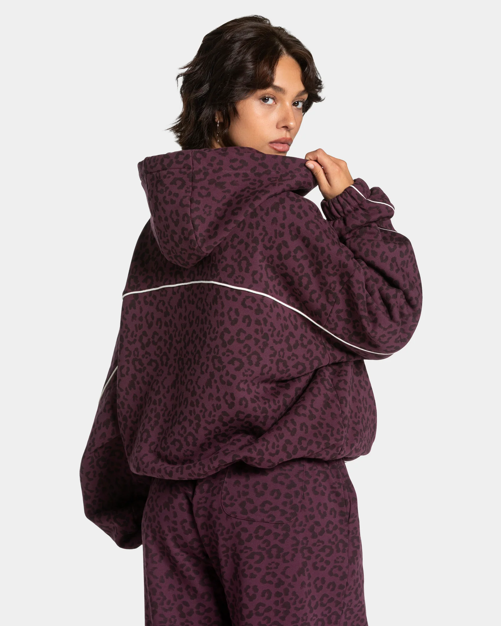 Contrastline Hooded Sweater "Leo Merlot" - Image 2