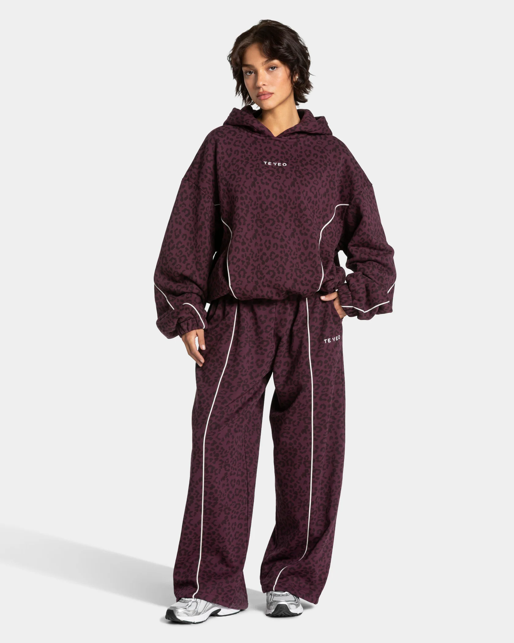 Contrastline Hooded Sweater "Leo Merlot" - Image 3