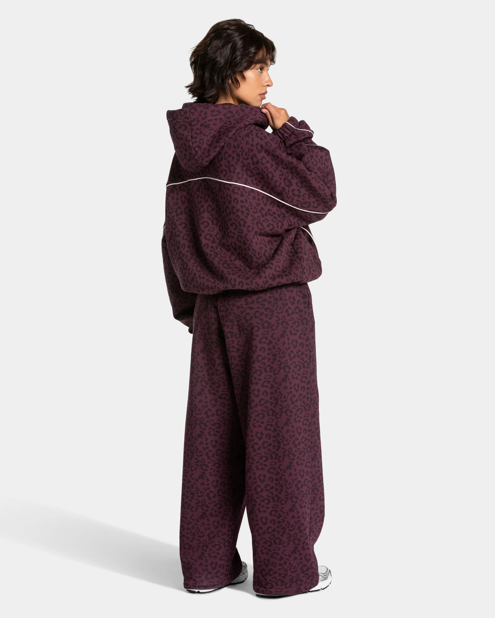 Contrastline Hooded Sweater "Leo Merlot" - Image 5