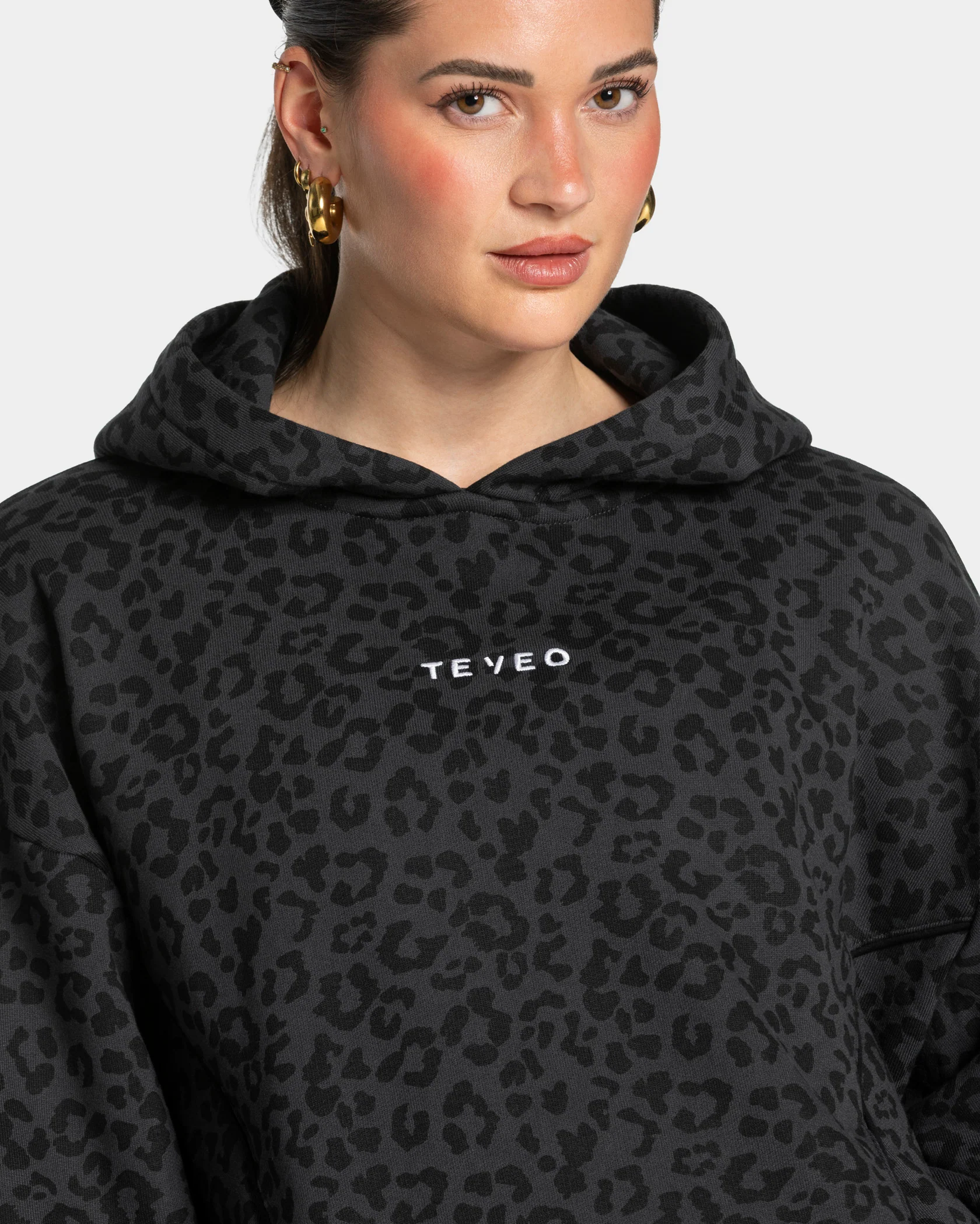 Contrastline Hooded Sweater "Leo Schwarz" - Image 4