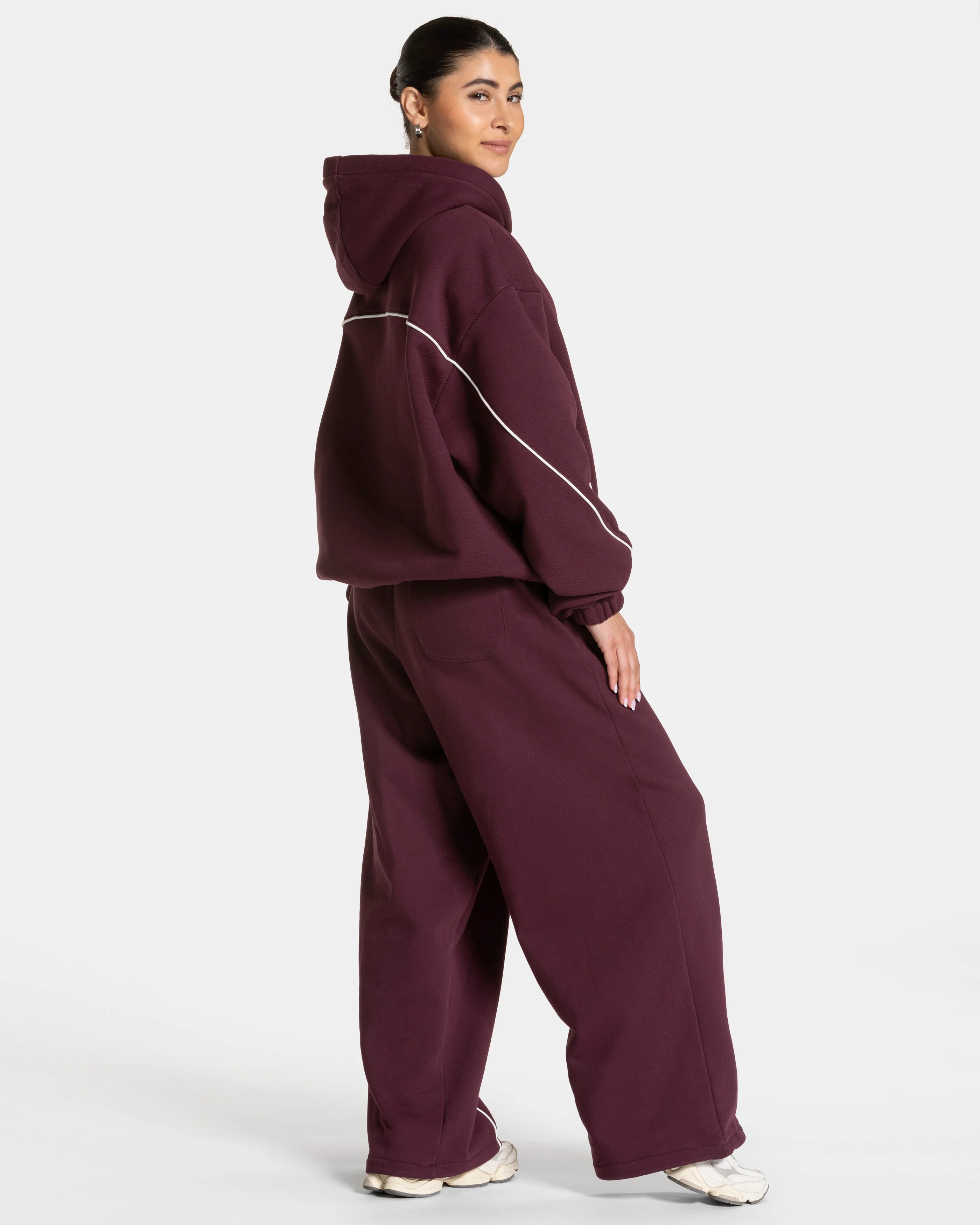 Contrastline Hooded Sweater "Pflaume" - Image 5
