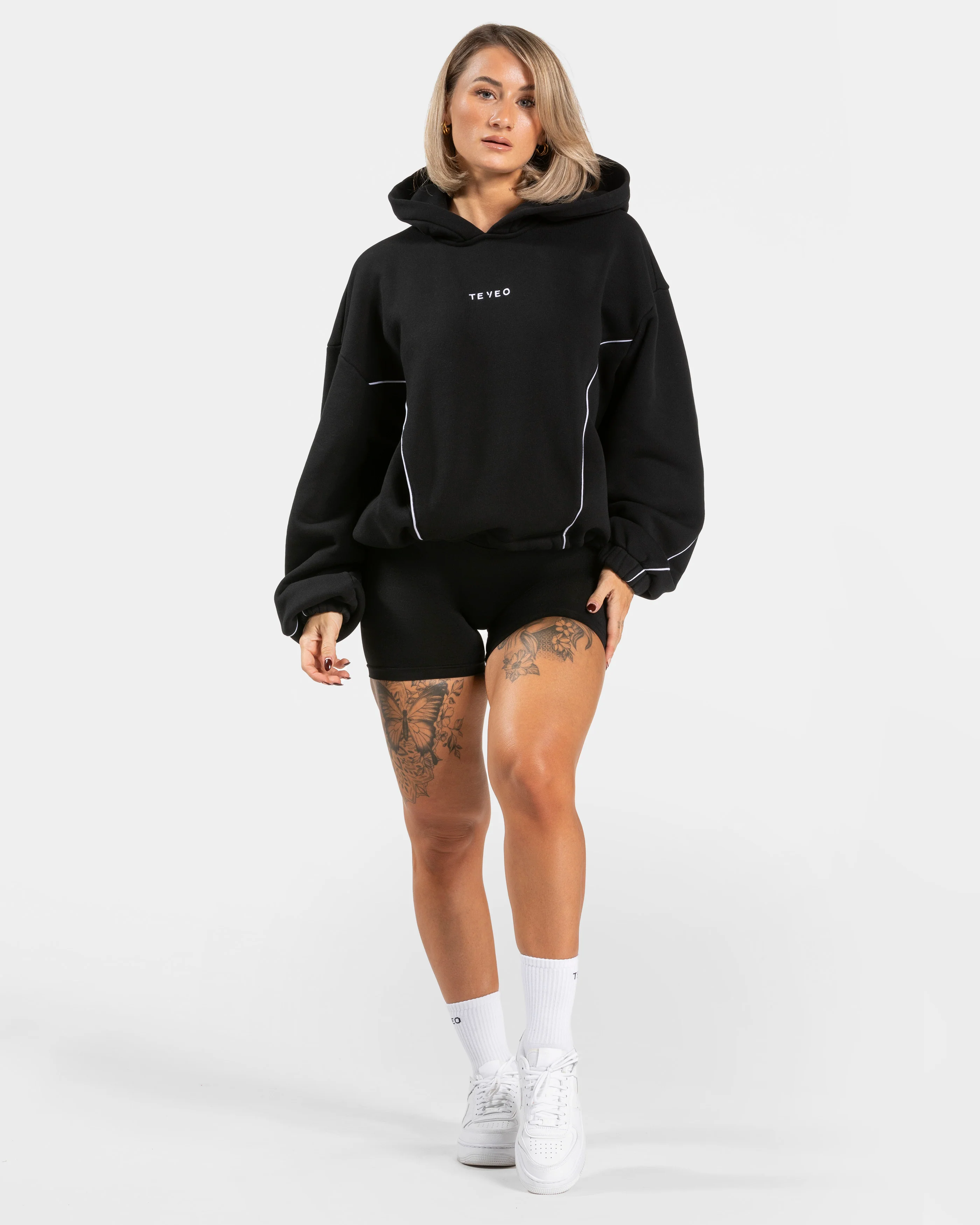 Contrastline Hooded Sweater "Schwarz" - Image 3