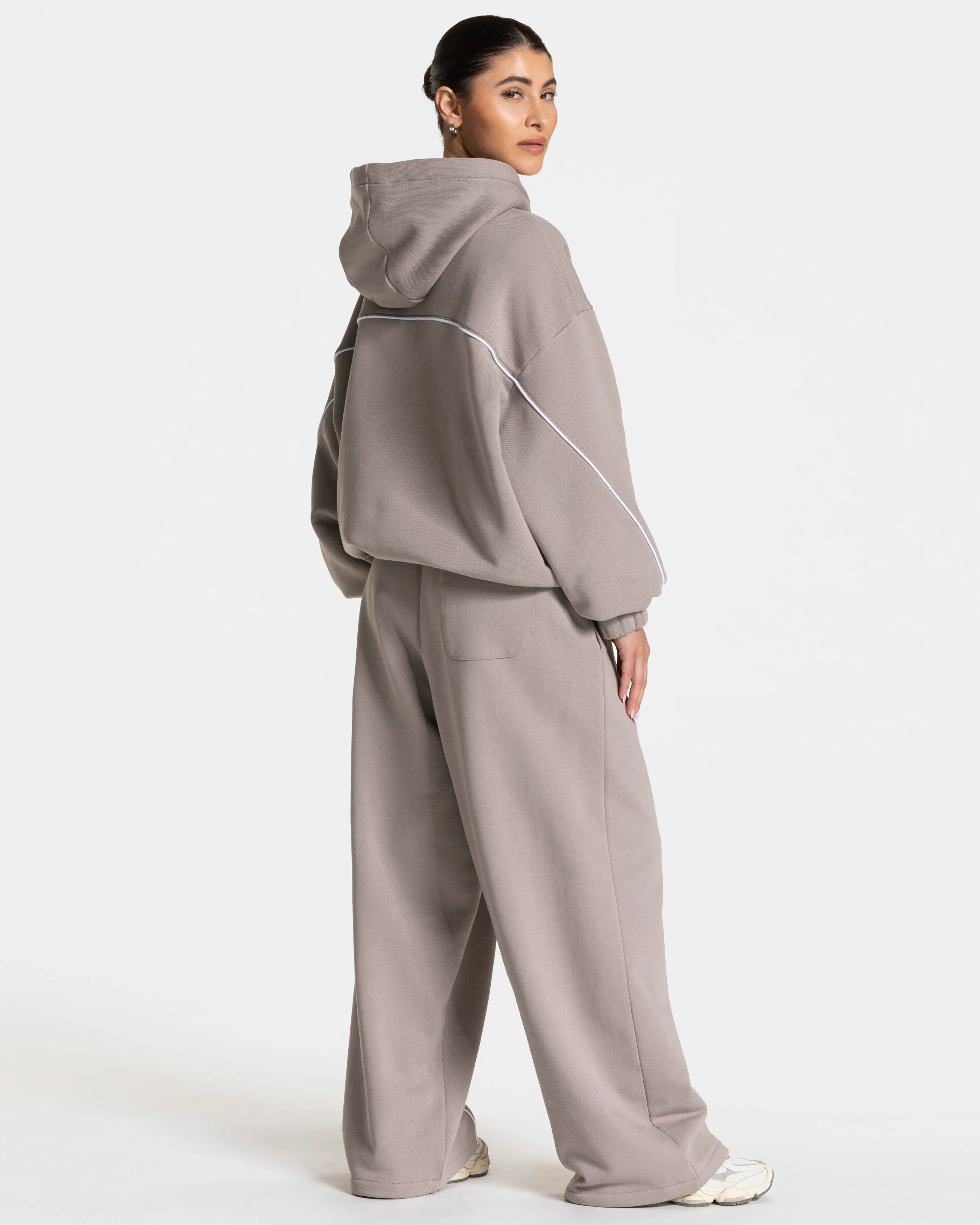 Contrastline Hooded Sweater "Stone" - Image 5