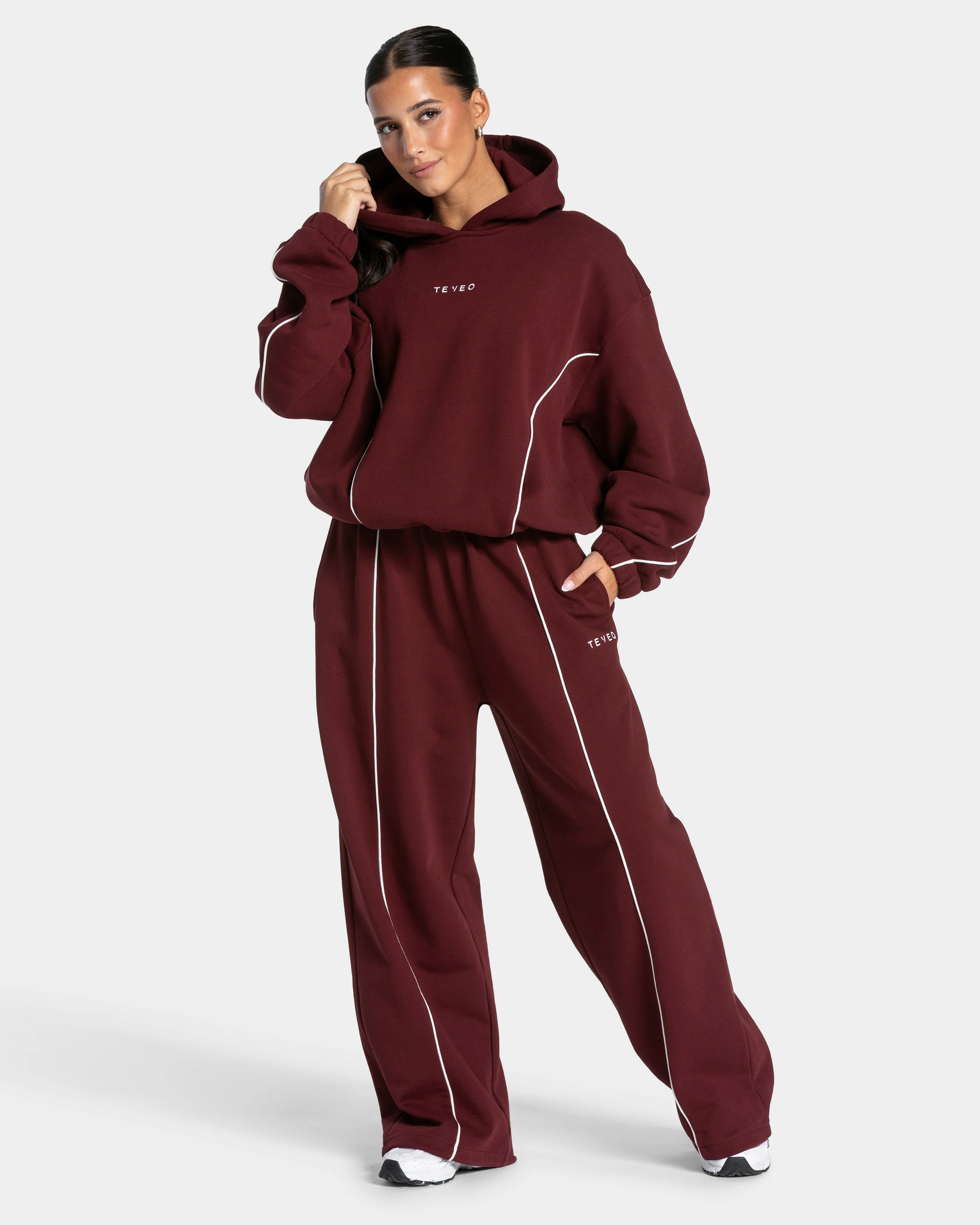 Contrastline Hooded Sweater "Weinrot" - Image 3