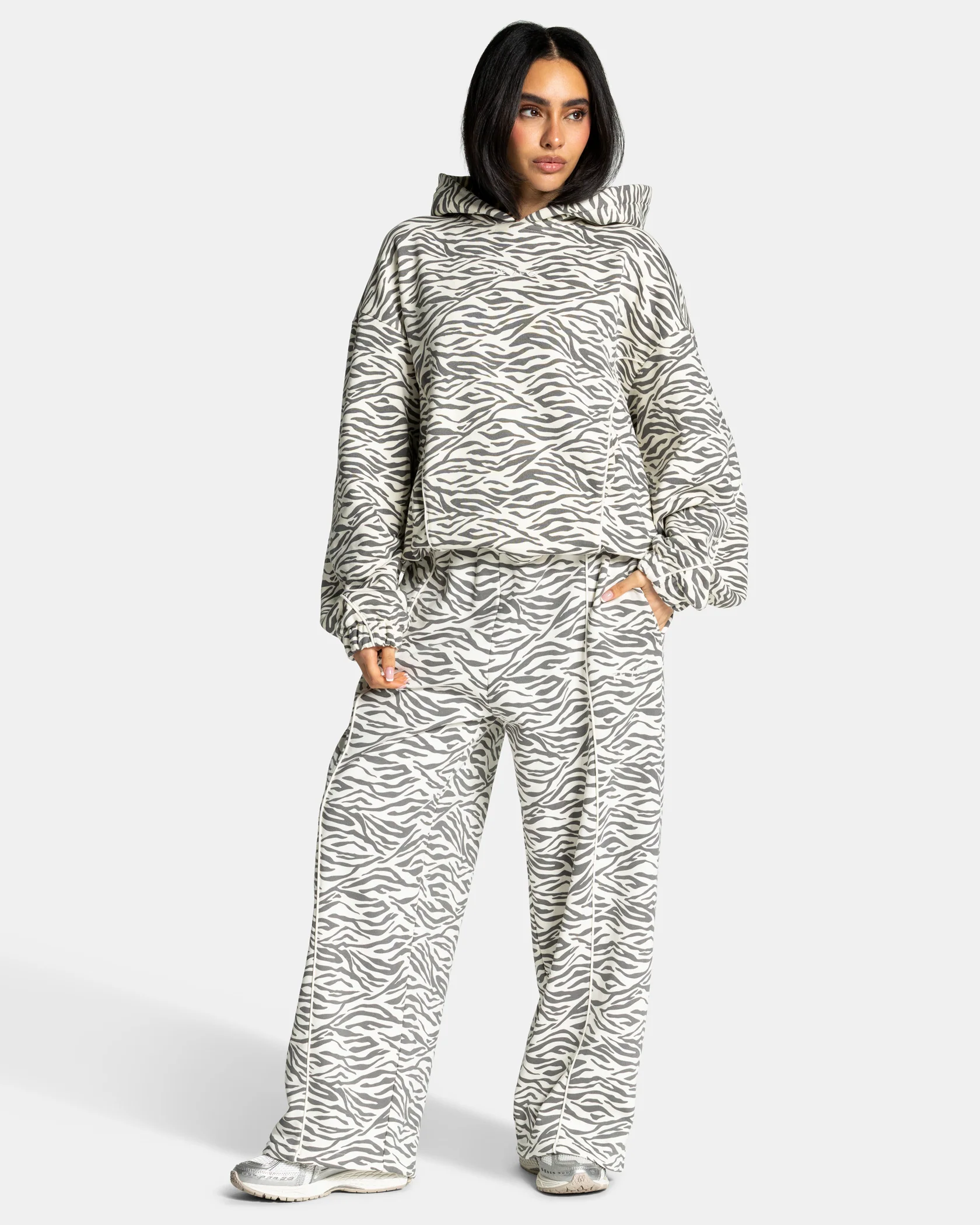 Contrastline Hooded Sweater "Zebra Off White" - Image 3