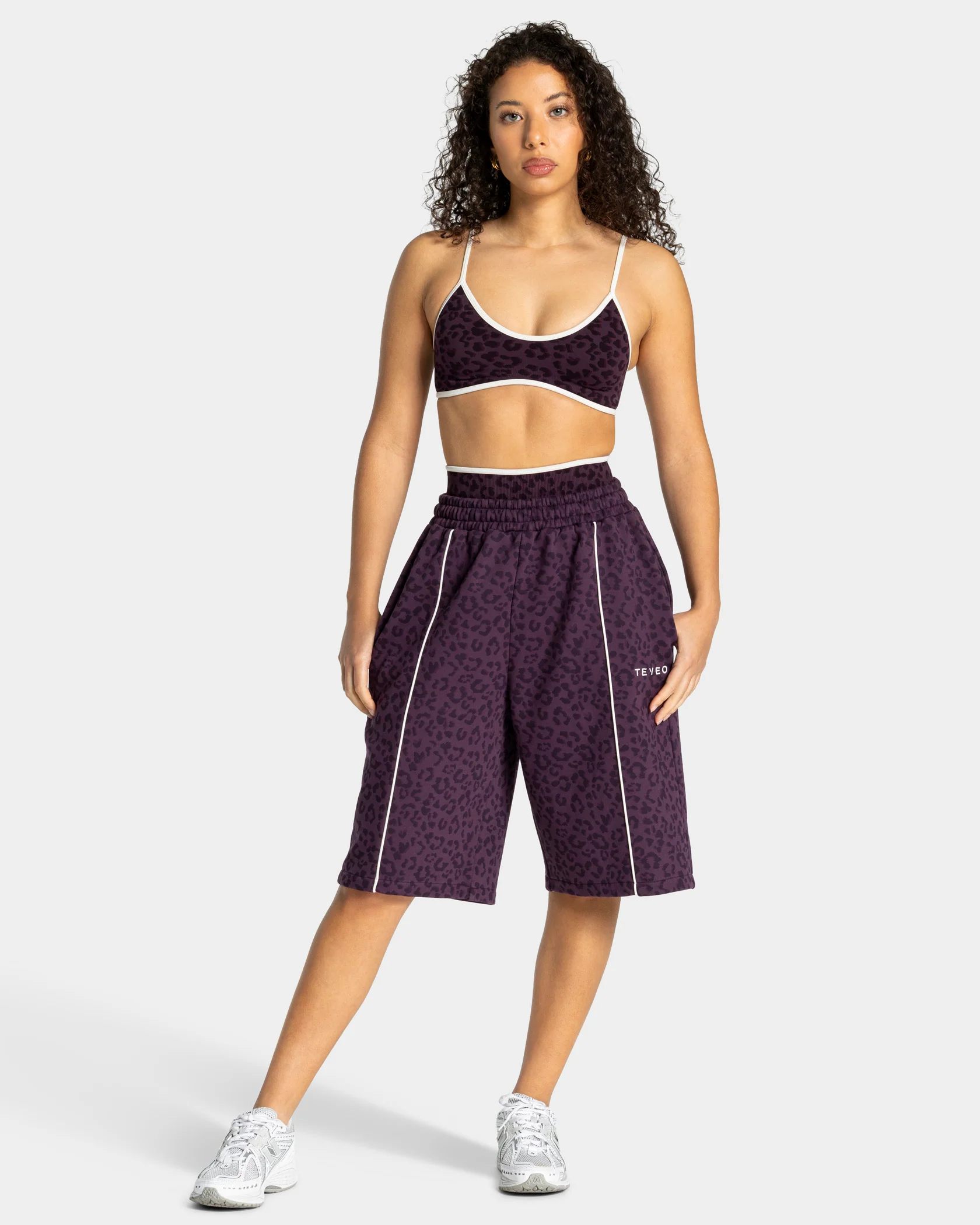 Contrastline Oversized Jorts "Leo Blackberry" - Image 3