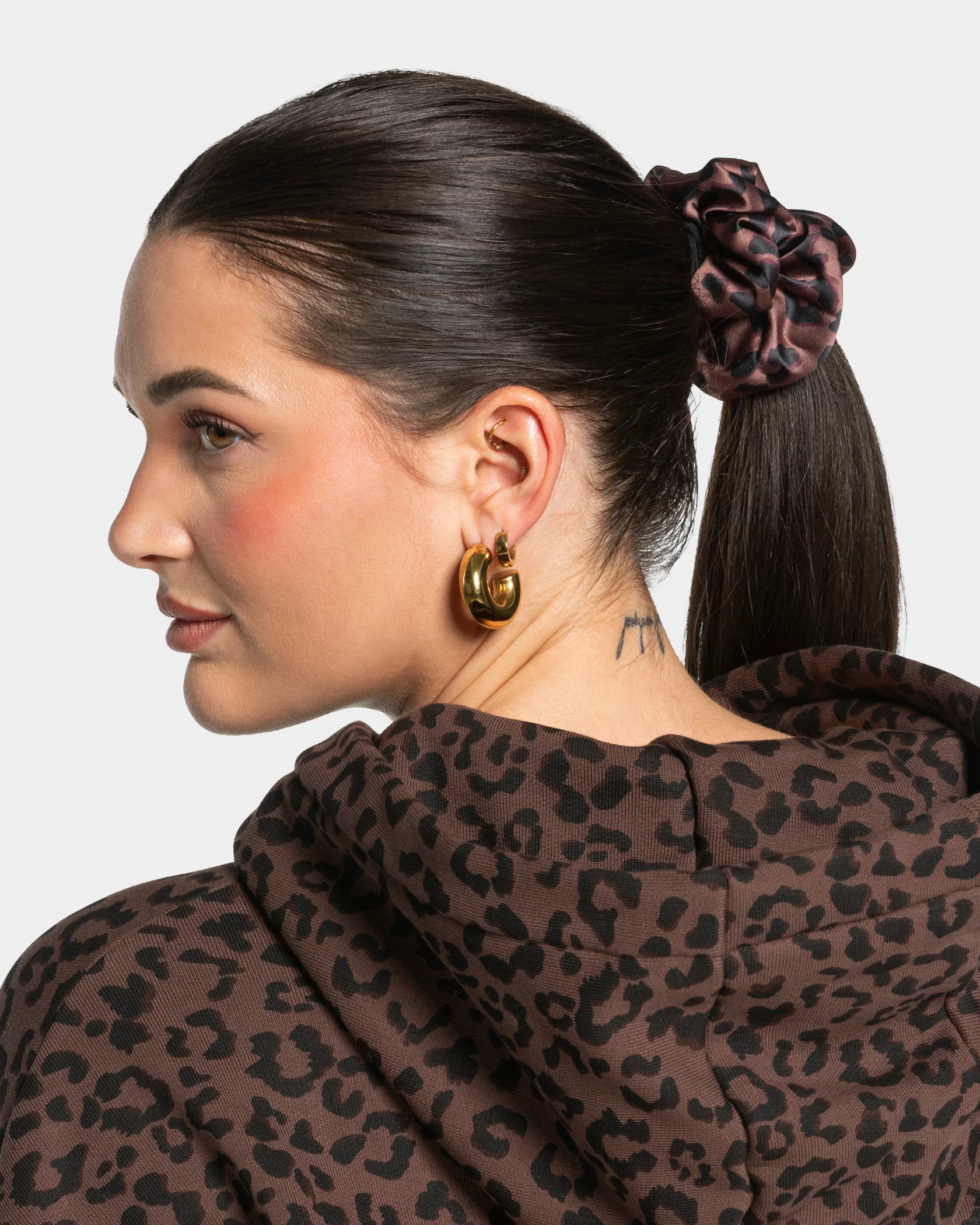 Contrastline Scrunchies (2er-Pack) ''Leo - Espresso'' - Image 3
