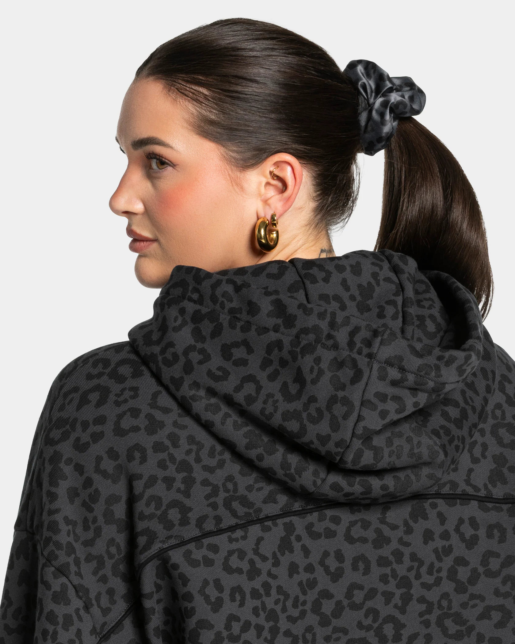 Contrastline Scrunchies (2er-Pack) ''Leo - Schwarz'' - Image 3