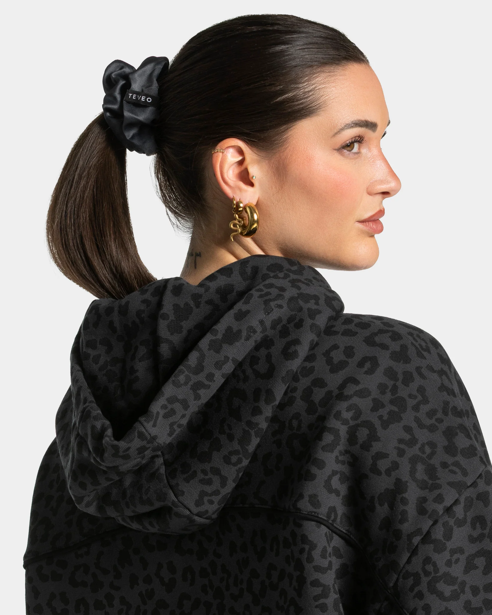 Contrastline Scrunchies (2er-Pack) ''Leo - Schwarz'' - Image 4