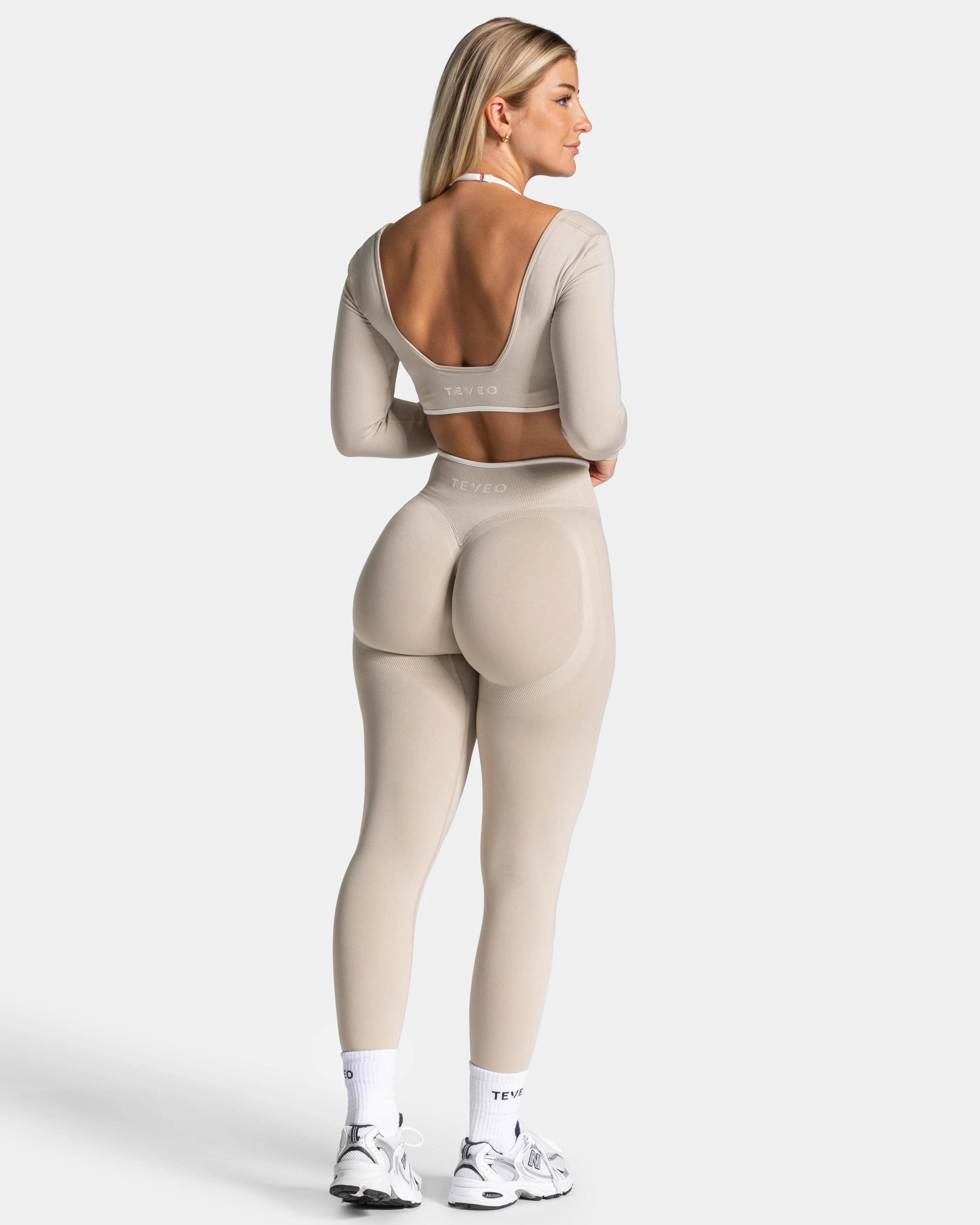 Contrastline Sculpt Scrunch Leggings "Cream" - Image 5