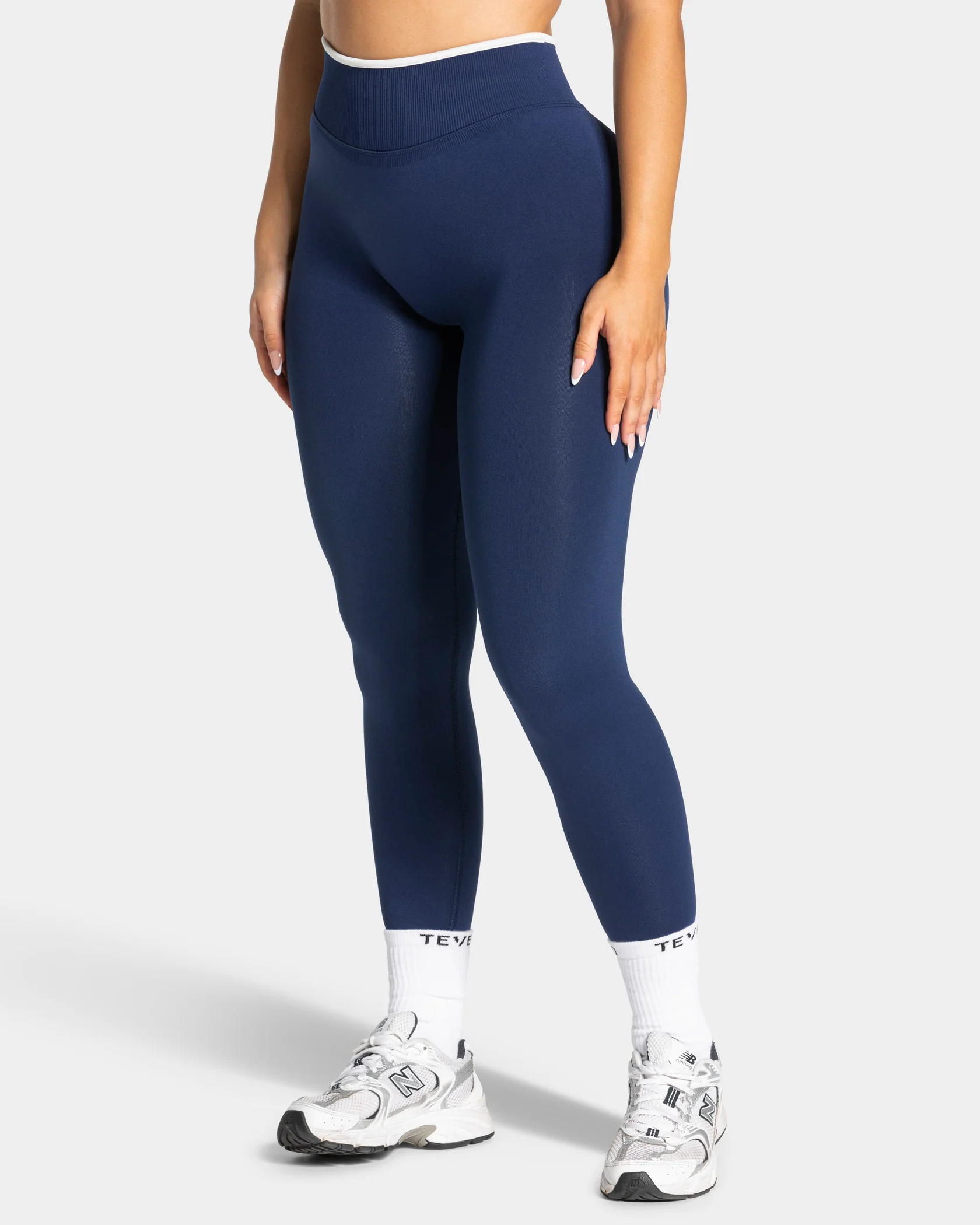 Contrastline Sculpt Scrunch Leggings "Dunkelblau" - Image 2