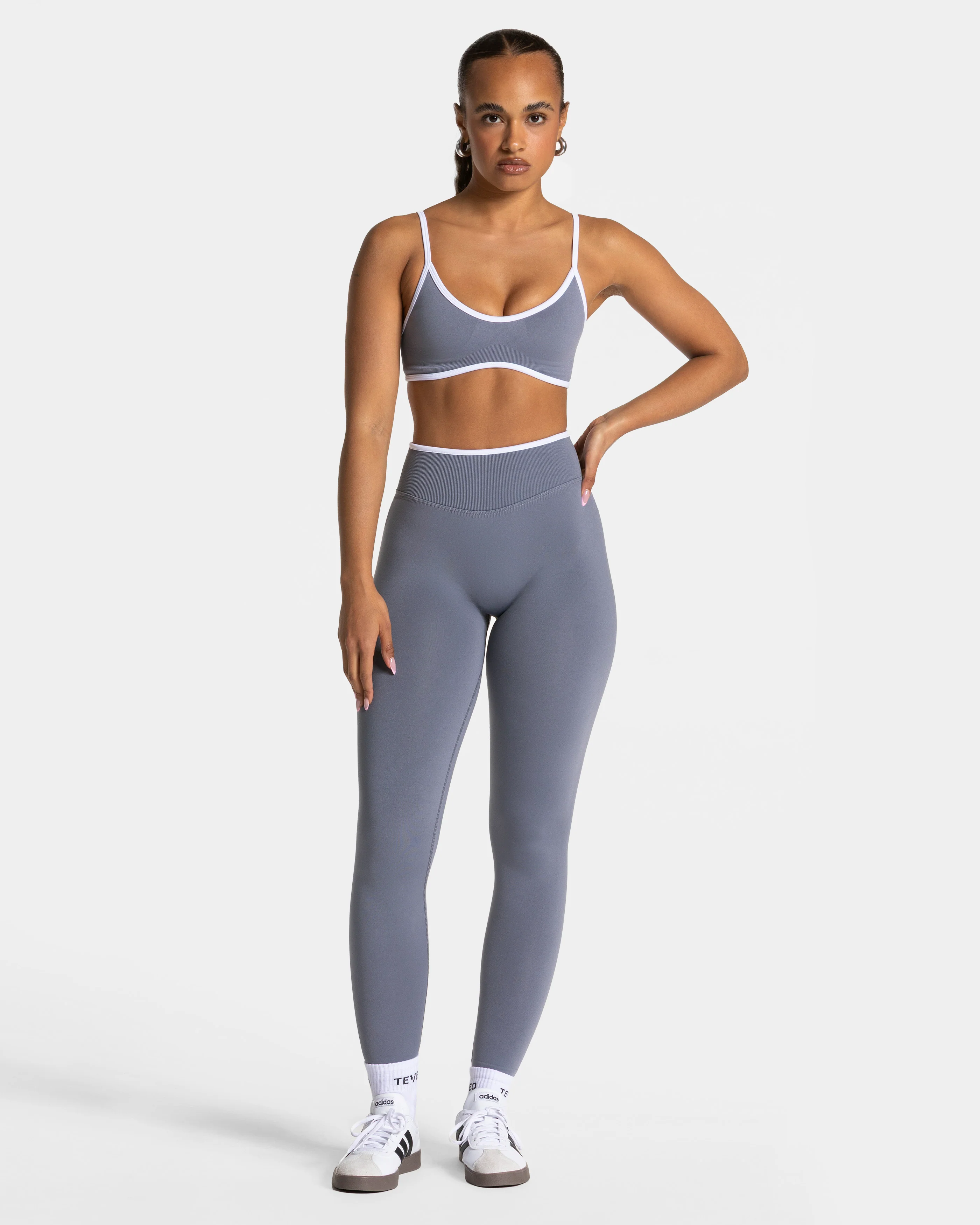 Contrastline Sculpt Scrunch Leggings "Eisgrau" - Image 3