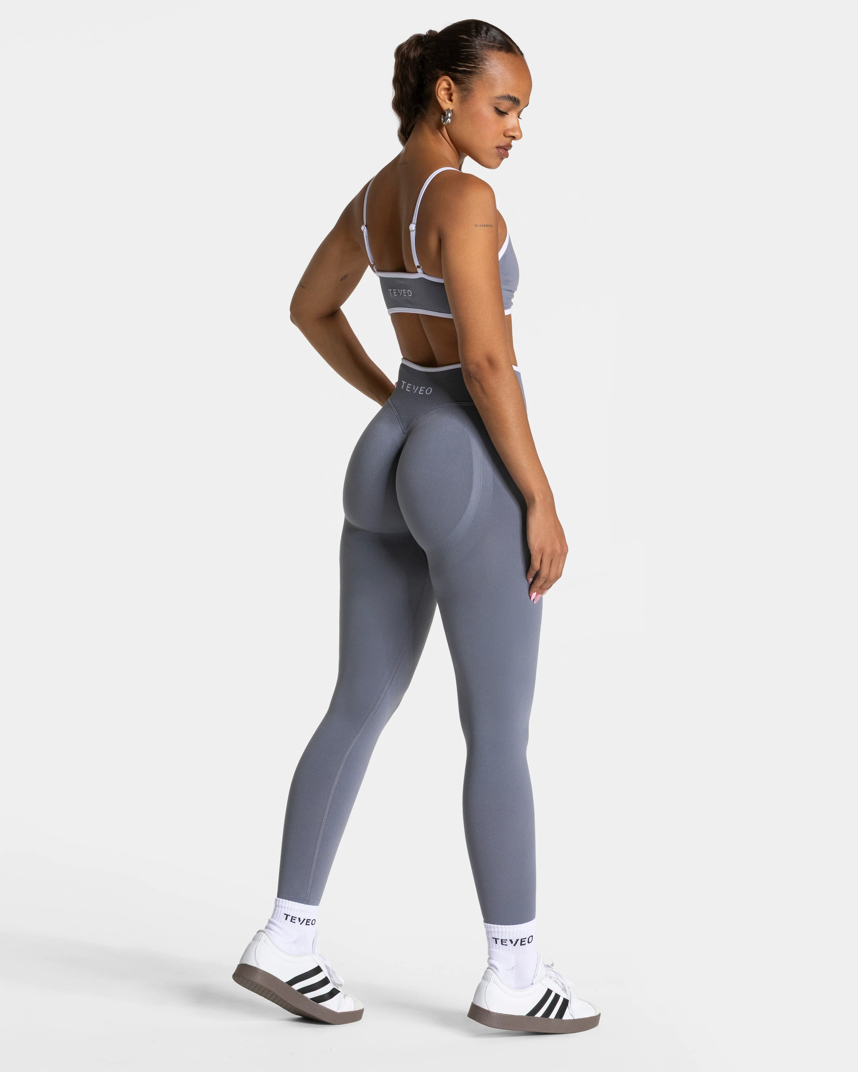Contrastline Sculpt Scrunch Leggings "Eisgrau" - Image 5